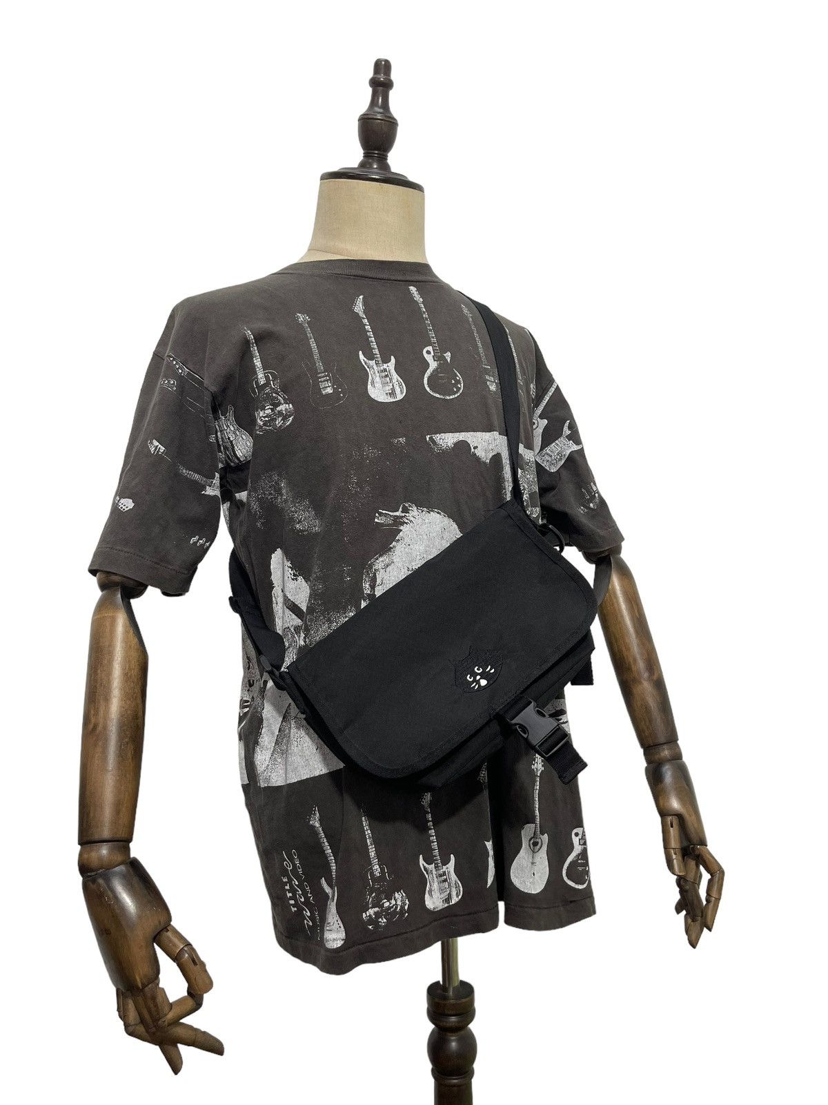 Japanese Brand Ne Net Sling Bag Nya Magazine Merchandise Size ONE SIZE - 2 Thumbnail