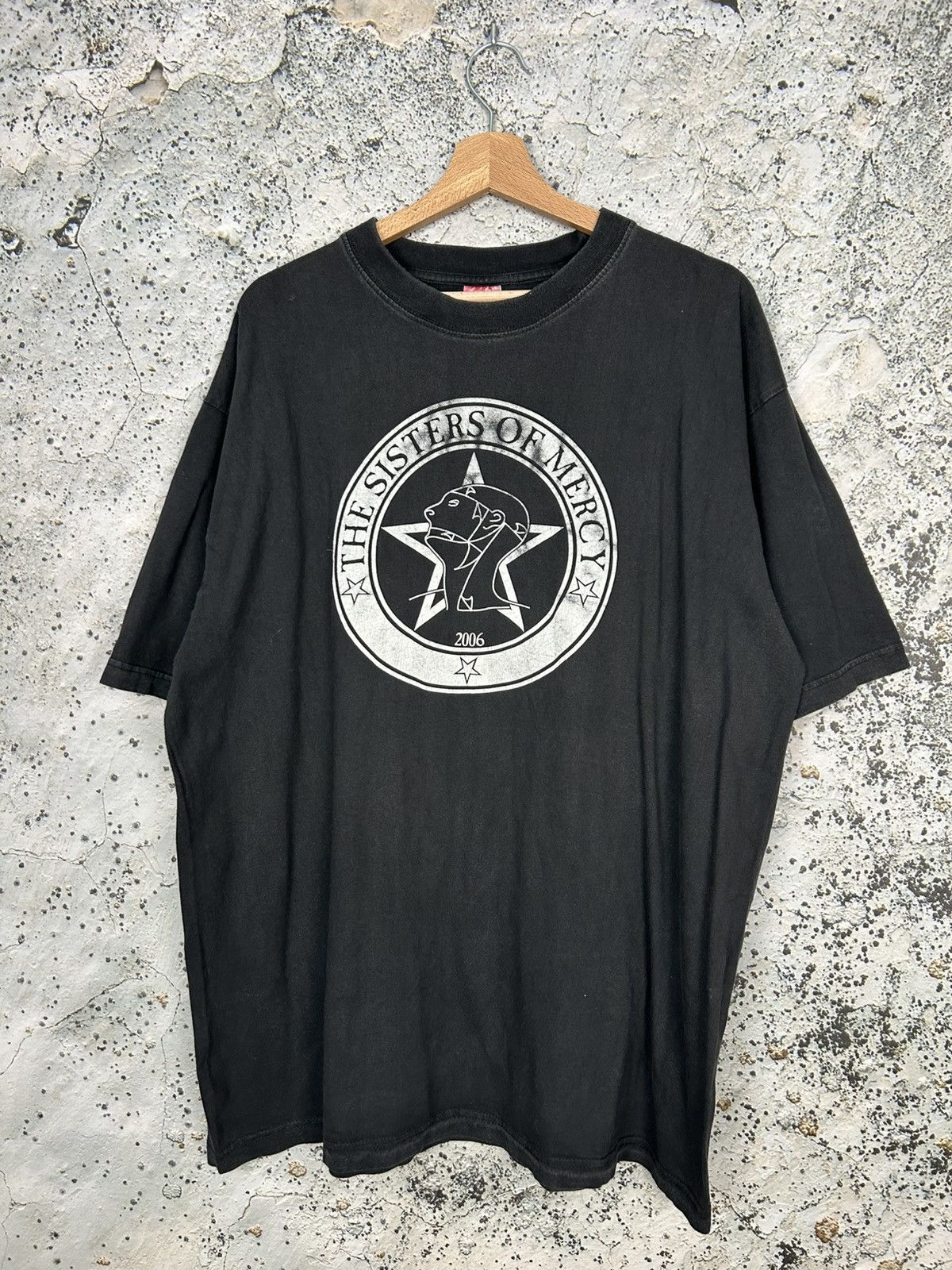 Band Tees Vintage The Sisters Of Mercy Rock Band Tee Grunge Tour Size US XXL / EU 58 / 5 - 2 Thumbnail