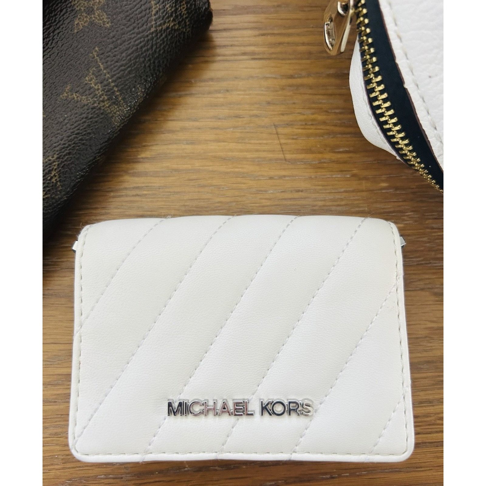 Michael Kors New Michael Kors Mini Purse White Leather Quilted Crossbody Size ONE SIZE - 6 Thumbnail