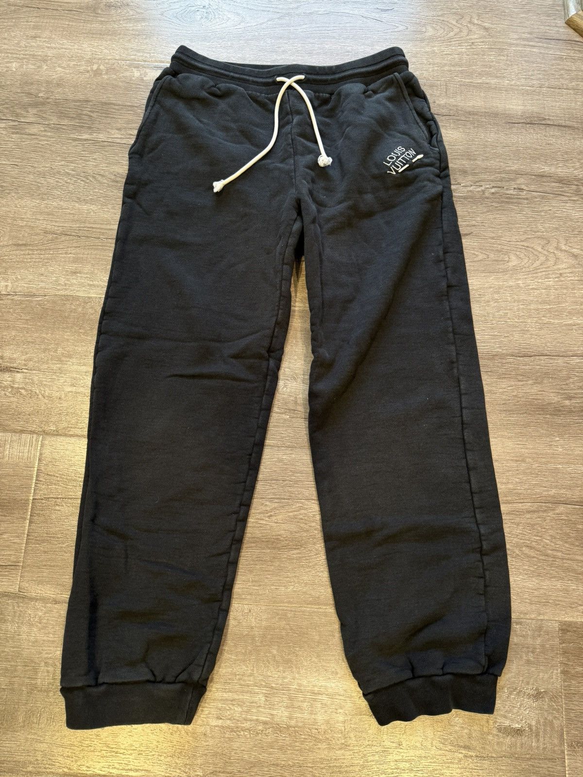 Louis Vuitton Louis Vuitton Signature Pin Logo Sweatpants Size US 34 / EU 50 - 1 Thumbnail