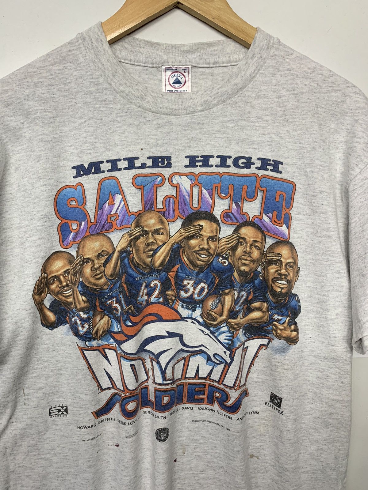 NFL × Vintage Vintage 90's NFL No Limit Mile High Salute All Player Shirt Size US L / EU 52-54 / 3 - 3 Thumbnail