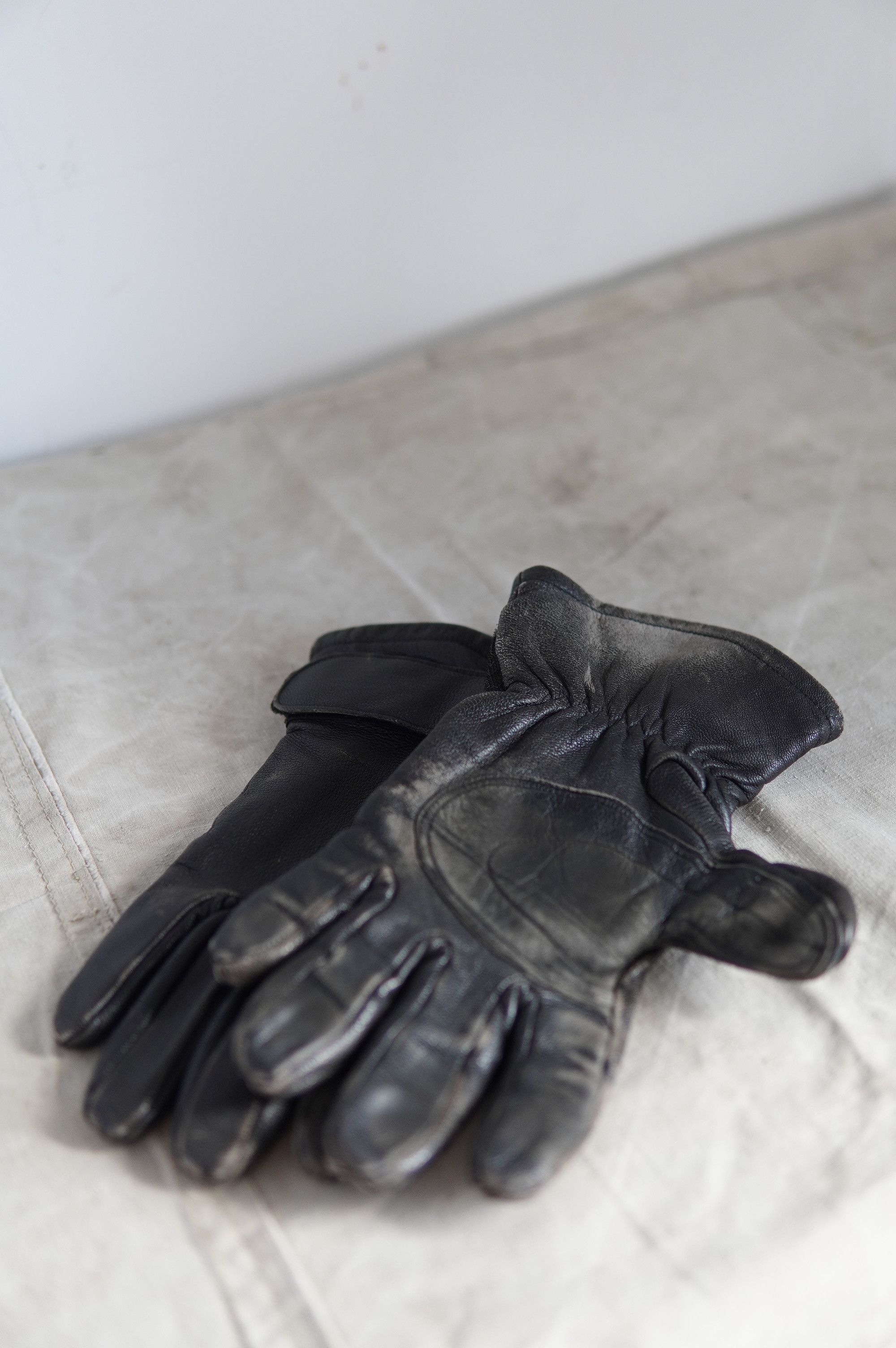 Genuine Leather Vintage German Army Motocycle Faded Leather Gloves Size ONE SIZE - 13 Thumbnail