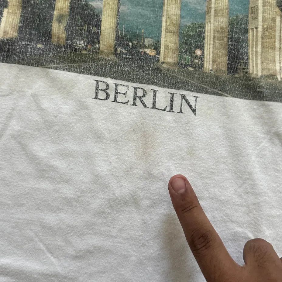 Hanes Vintage Berlin Germany Brandenburg Gate T-Shirt Size US XL / EU 56 / 4 - 3 Thumbnail