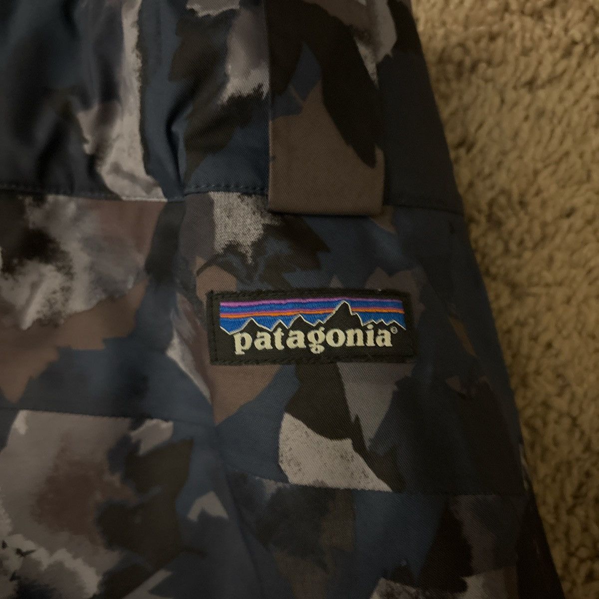 Patagonia blue/purple camo patagonia ski pants Size US 32 / EU 48 - 4 Thumbnail