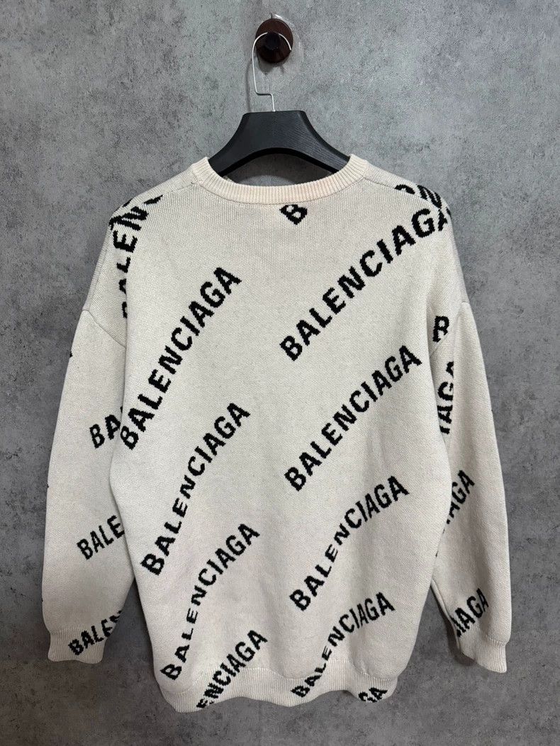 Balenciaga Balenciaga Crewneck pullover with full logo Size US M / EU 48-50 / 2 - 6 Thumbnail