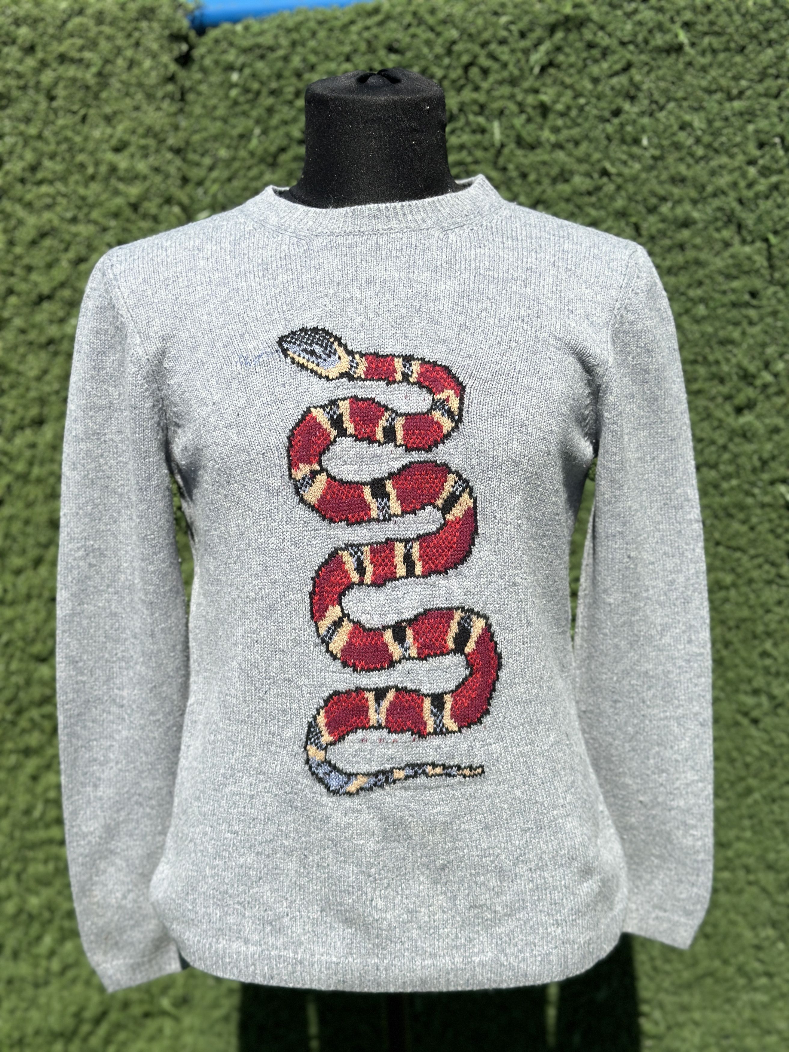 Gucci Luxury Gucci Knit Snake Sweater Crew Neck Size M Size US M / EU 48-50 / 2 - 5 Thumbnail