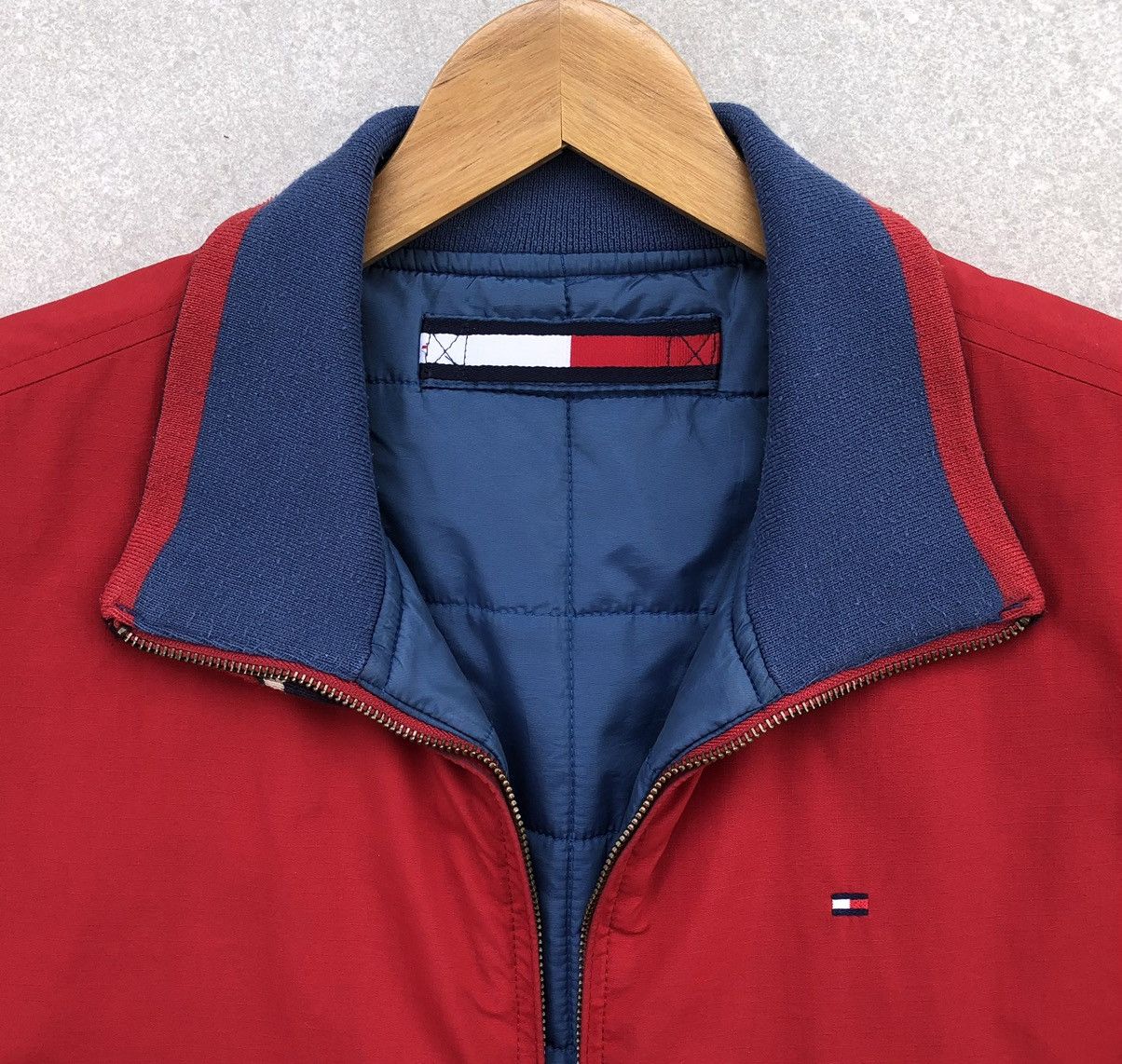Tommy Hilfiger Vintage Tommy Hilfiger Reversible Puffer Bomber Jacket Size US L / EU 52-54 / 3 - 11 Thumbnail