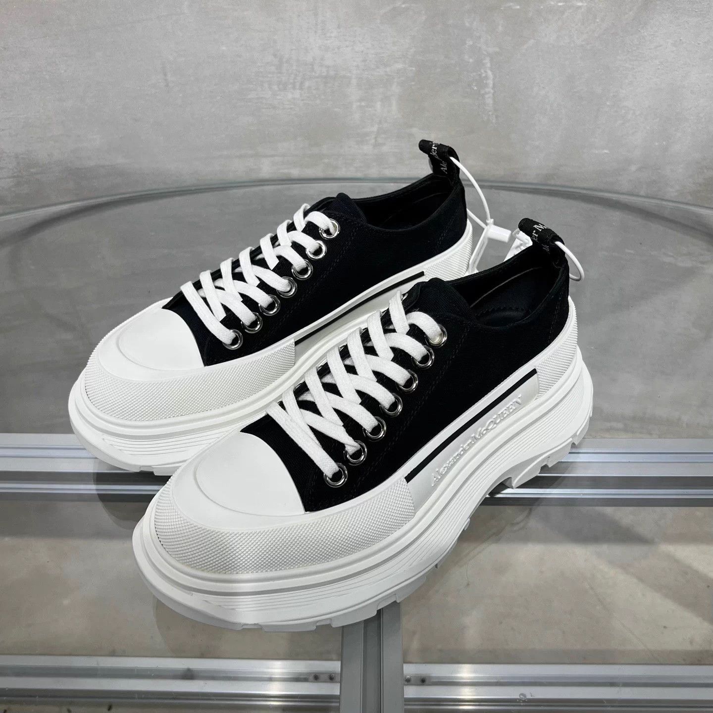 Alexander McQueen Alexander McQueen black & white new tried on boots 36.5 Size US 6.5 / IT 36.5 - 2 Thumbnail