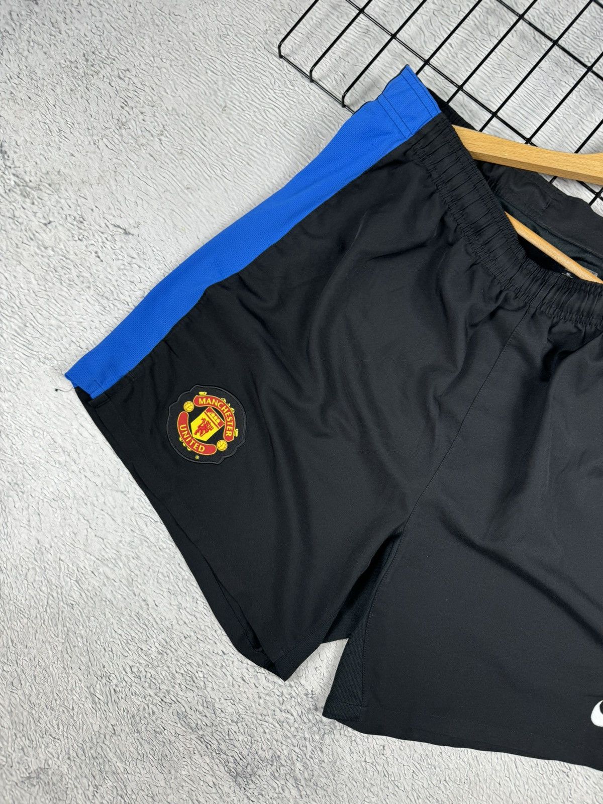 Nike × Vintage Vintage Manchester United Nike Soccer Shorts blokcore XL sz Size US 37 - 3 Thumbnail