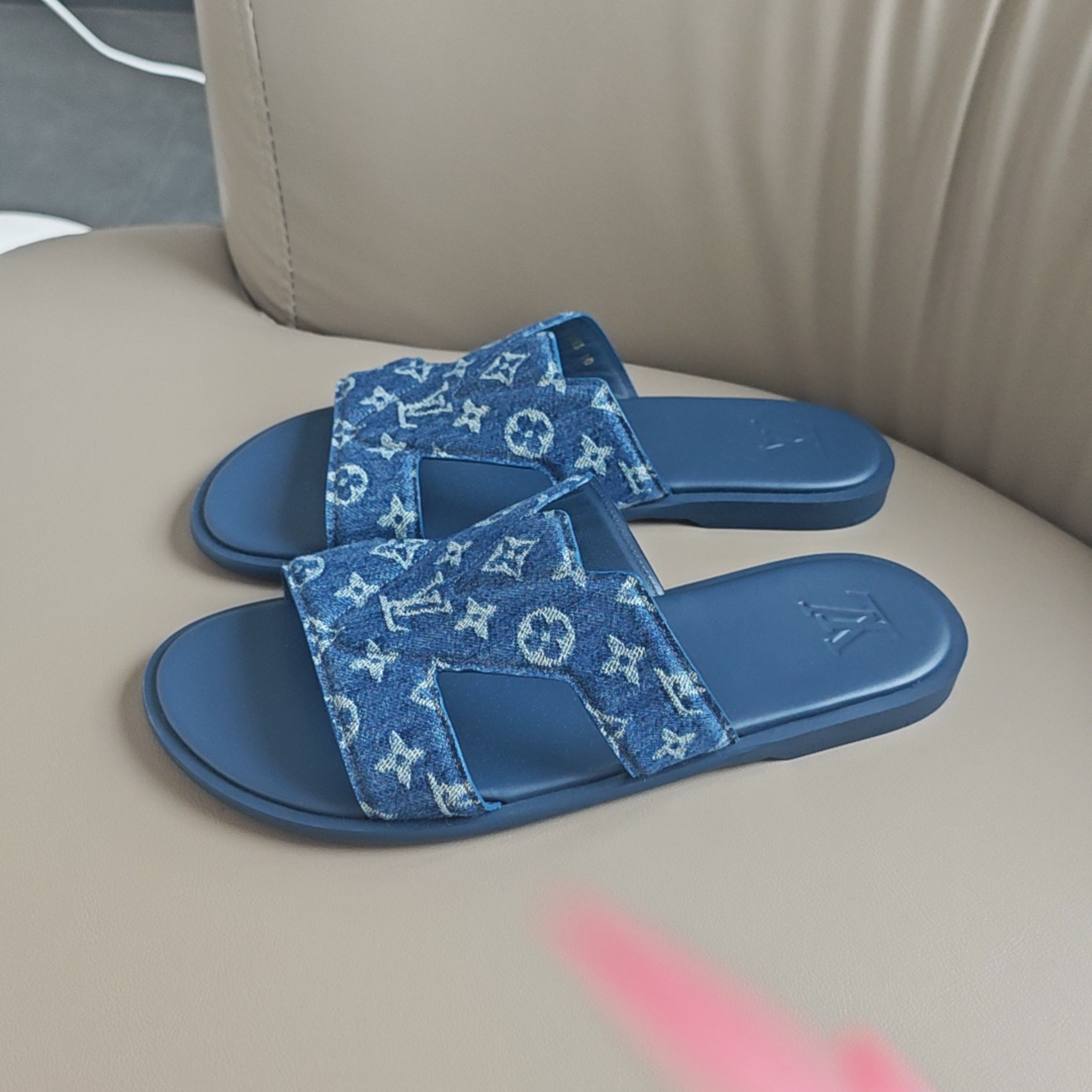 Louis Vuitton Louis Vuitton Monogram Denim Sandals Size 11 Size US 11 / EU 44 - 1 Thumbnail