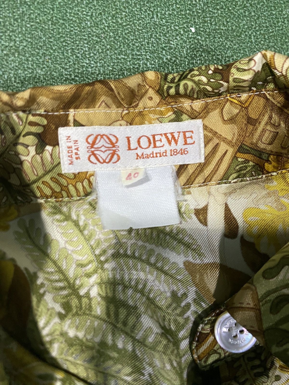 Loewe Loewe Vintage Silk Shirt All Over Print Luxury Designer Rare Size US L / EU 52-54 / 3 - 9 Thumbnail