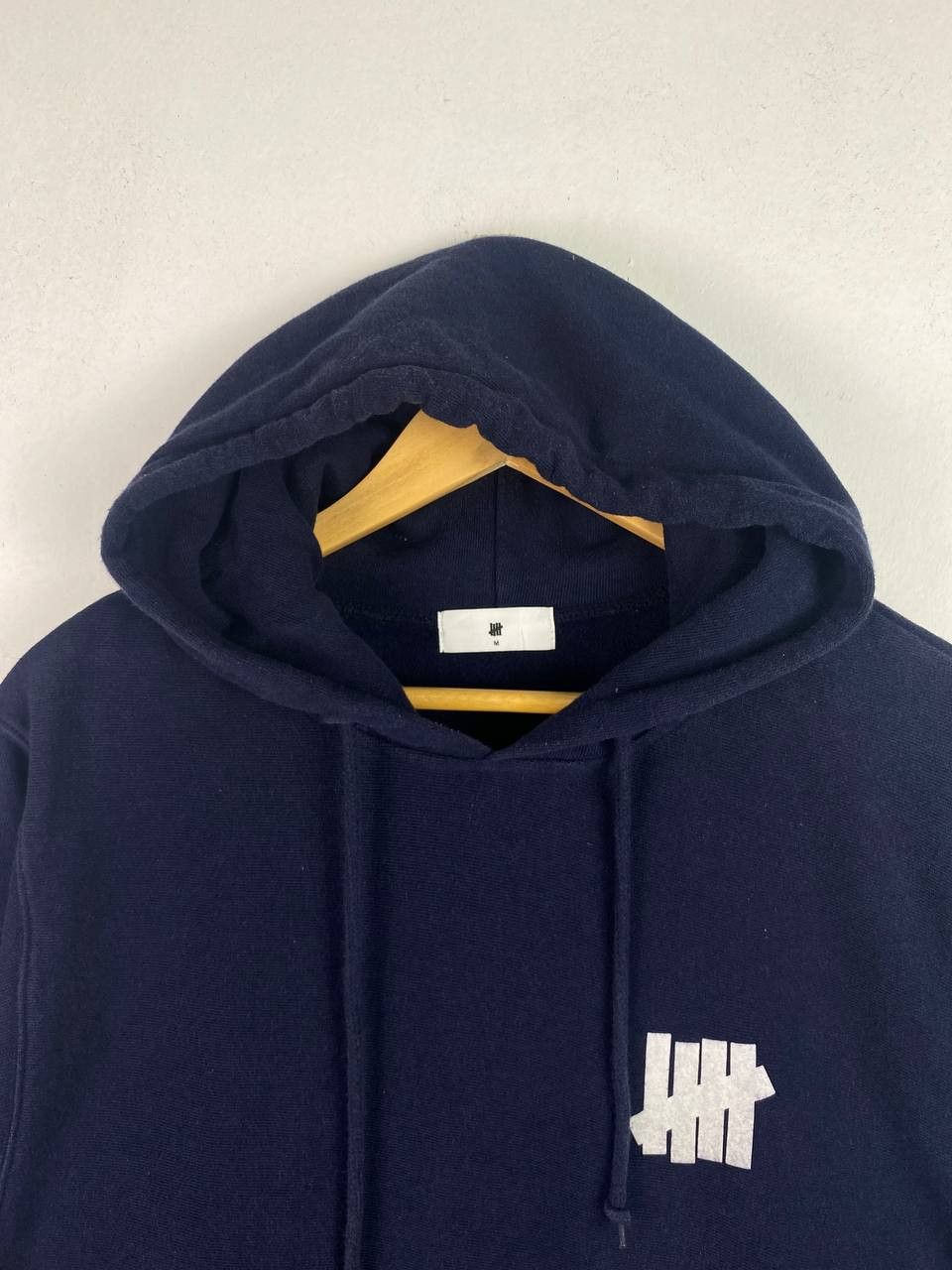 Undefeated undefeated small logo hoody very nice design Size US M / EU 48-50 / 2 - 2 Thumbnail
