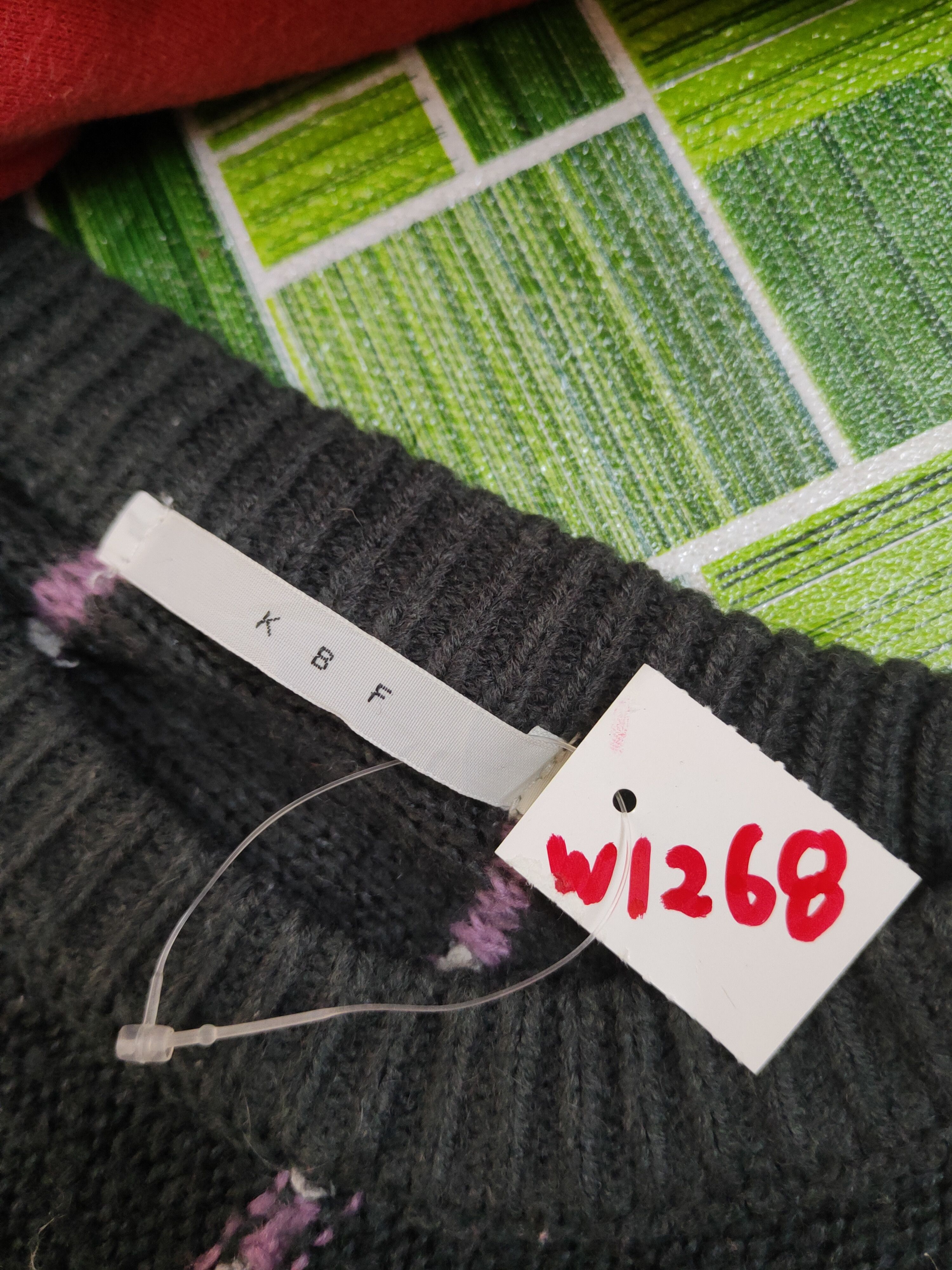 Japanese Brand KBF Dark Gray Pink Knitwear Sweatshirts #W1268 Size US M / EU 48-50 / 2 - 11 Thumbnail