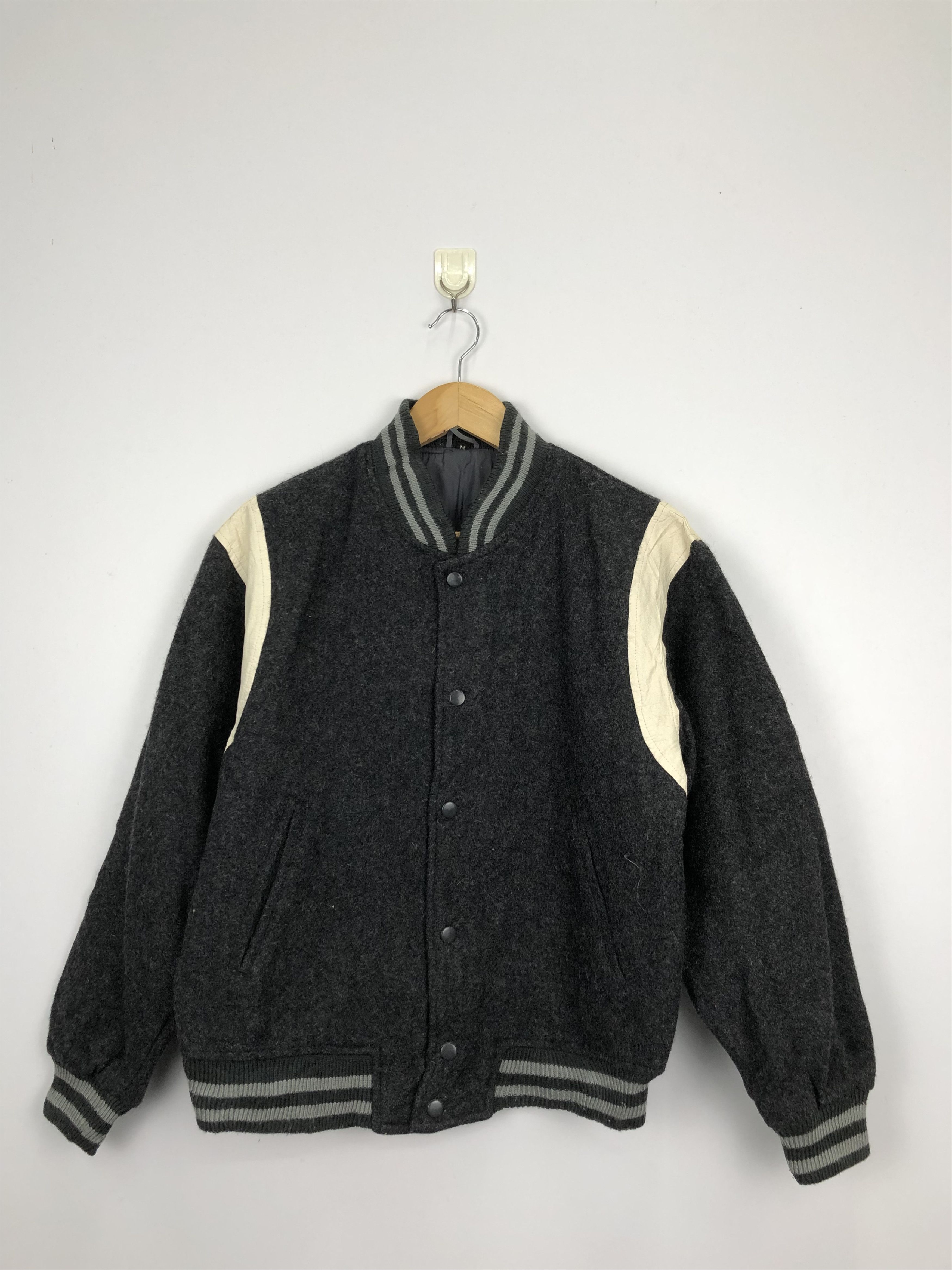 Japanese Brand Vintage 80s Japanese Varsity Jacket Gray Wool V0337 Size US M / EU 48-50 / 2 - 1 Thumbnail