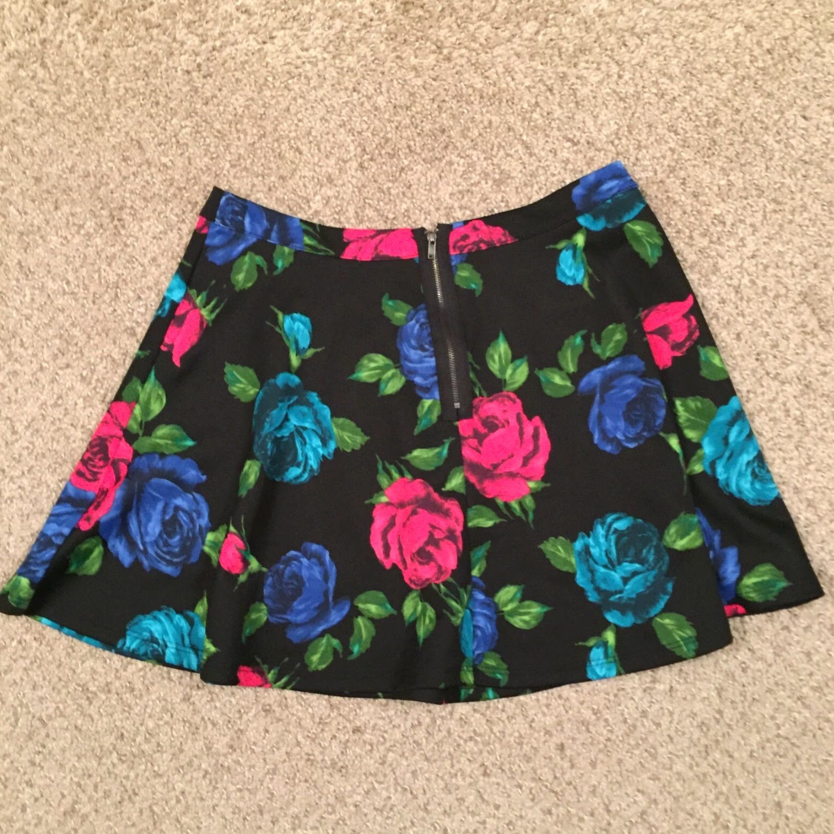 Forever 21 Forever 21 Skirt Medium Black Floral Flare Short Unlined Size 32" / US 10 / IT 46 - 5 Thumbnail