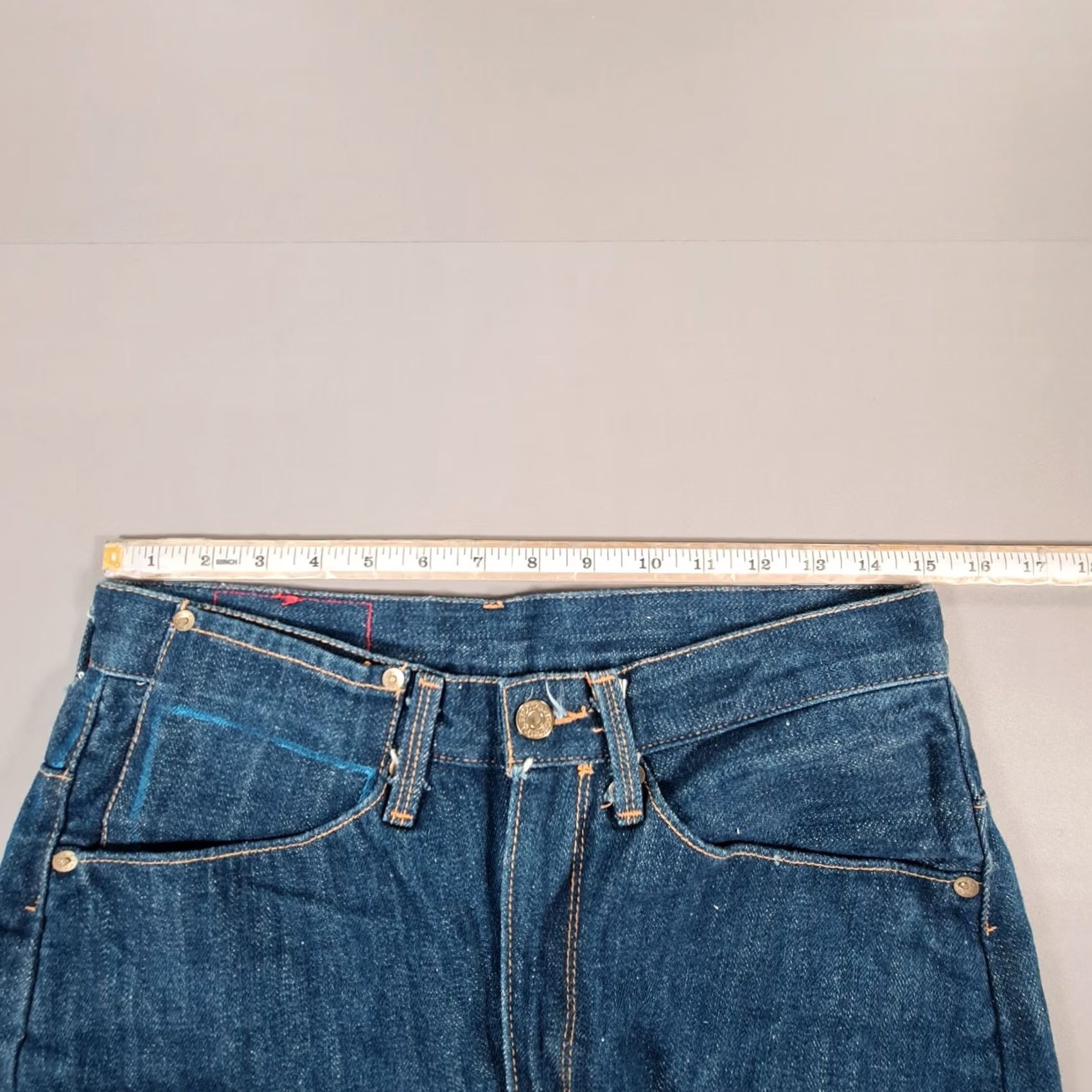 Levi's VINTAGE Levi's Engineered Shorts Denim Blue Bermuda 5-Pocket W30 Mens Distressed Leather? (adjust for accuracy) Size US 30 / EU 46 - 7 Thumbnail