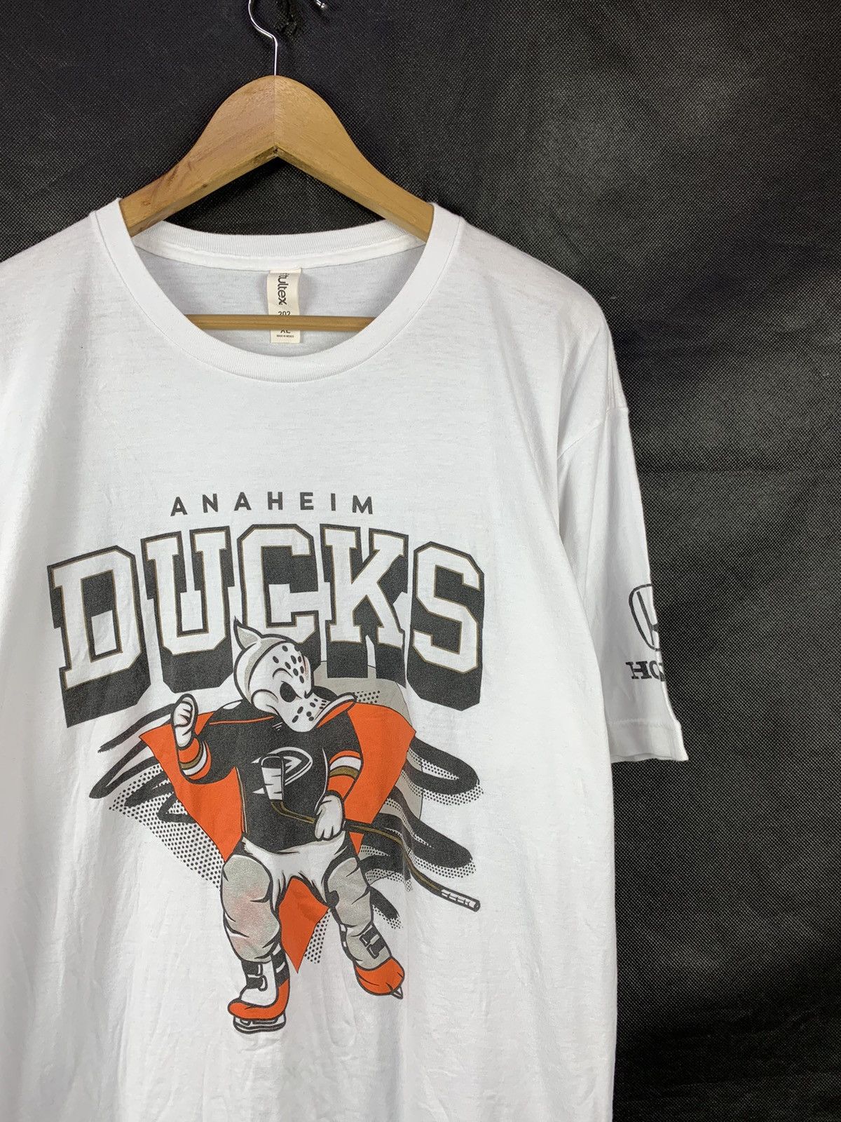 NHL Steals! Anaheim Ducks NHL Honda Sponsored Tee Size US XL / EU 56 / 4 - 2 Thumbnail