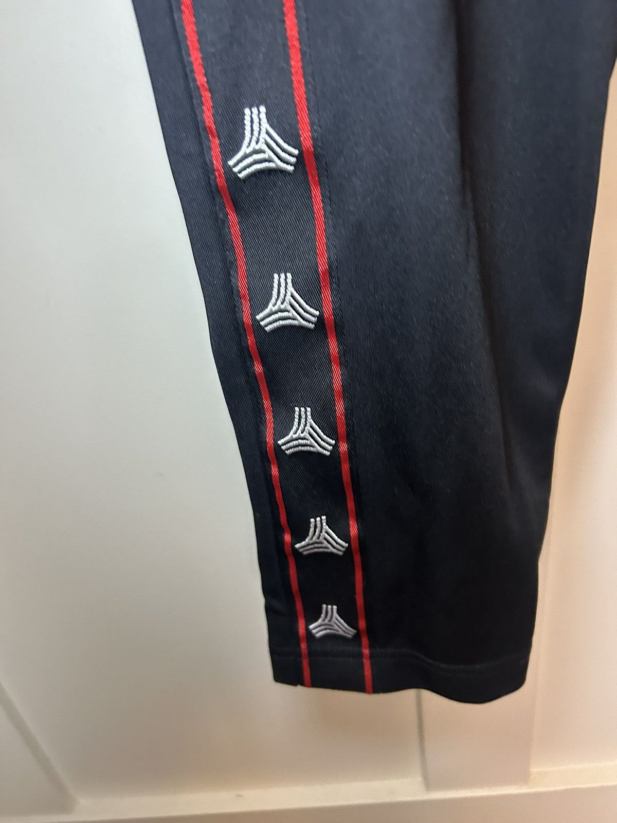Adidas Adidas tapered triangle logo track pants Size US 30 / EU 46 - 6 Thumbnail