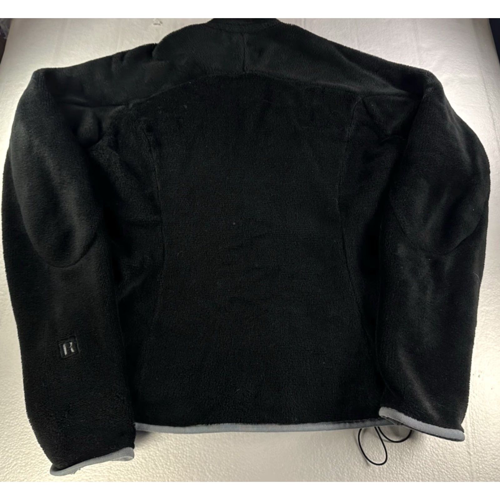 Patagonia Patagonia Jacket Womens XL Black Fleece Full Zip Regulator R2 Vintage? No - Classic Patagonia Logo Pockets Regular Fit Size XL Size XL / US 12-14 / IT 48-50 - 5 Thumbnail