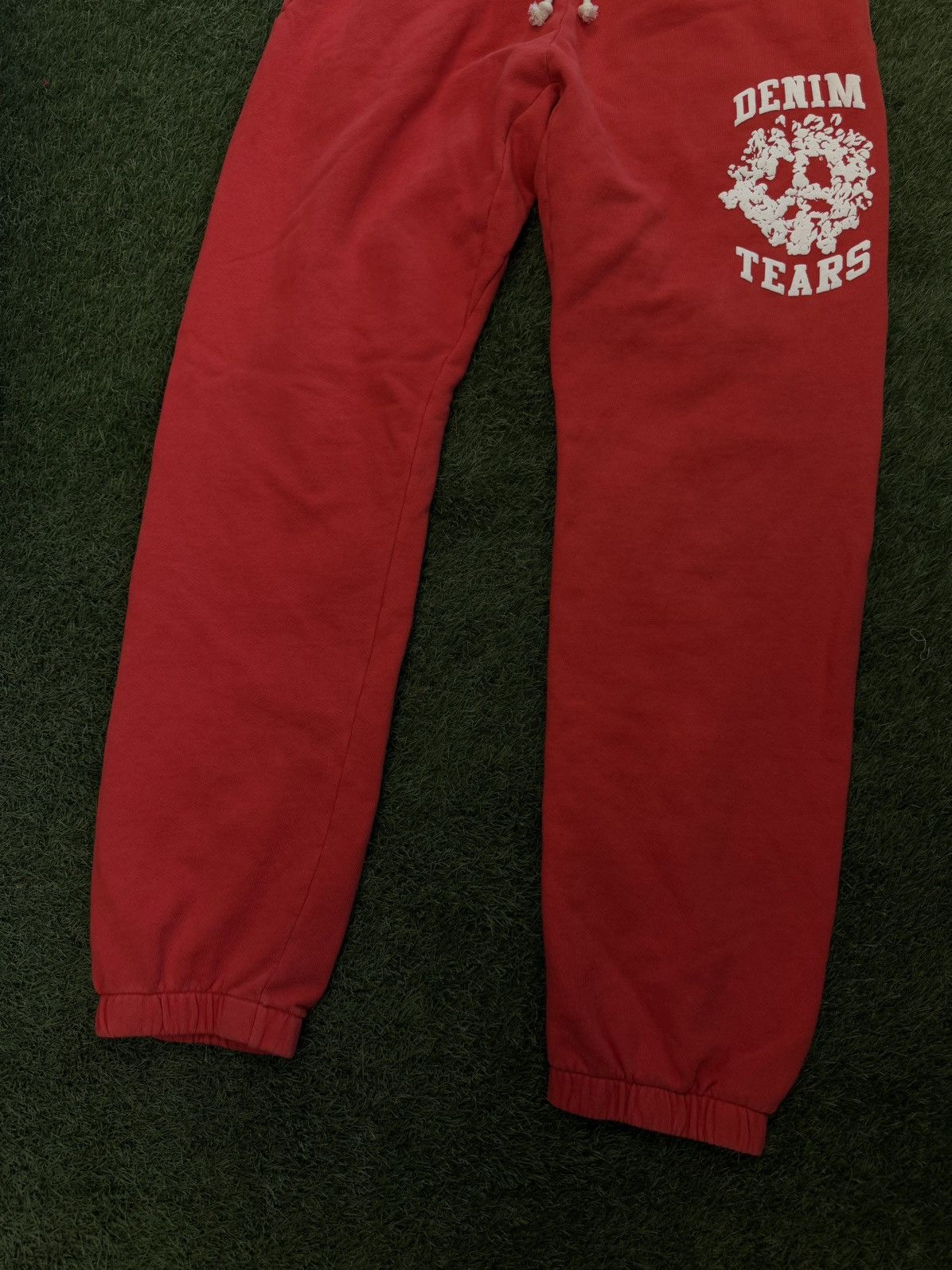 DENIM TEARS Denim Tears Logo Sweatpants Size L Red (NEW) Size US 33 - 3 Thumbnail