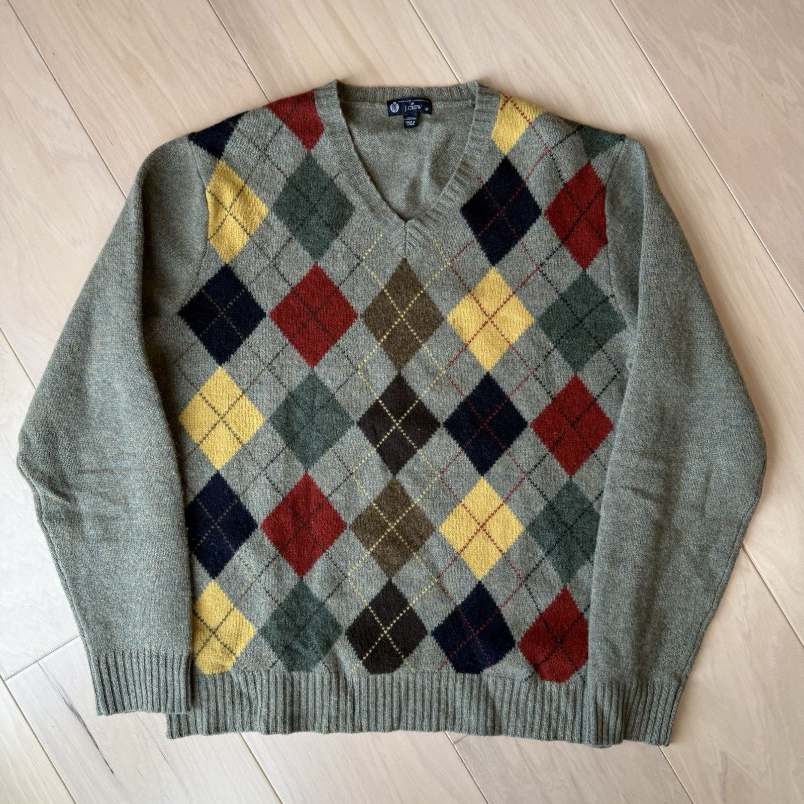 J.Crew J Crew Argyle Wool Sweater M Multicolor Lambswool V Neck Size US M / EU 48-50 / 2 - 2 Thumbnail
