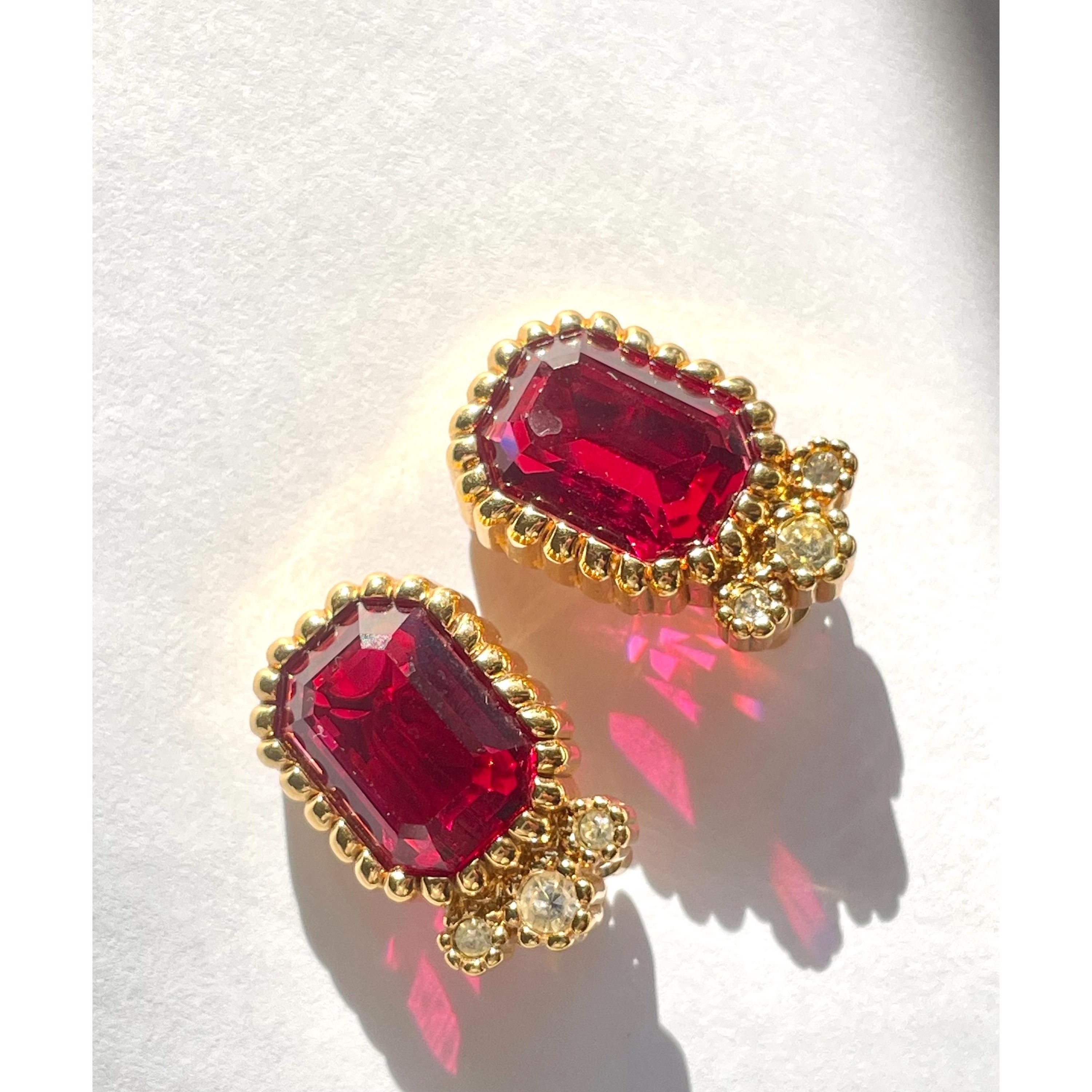 Nina Ricci Vintage Nina Ricci pink gripoix glass earrings Size ONE SIZE - 8 Thumbnail