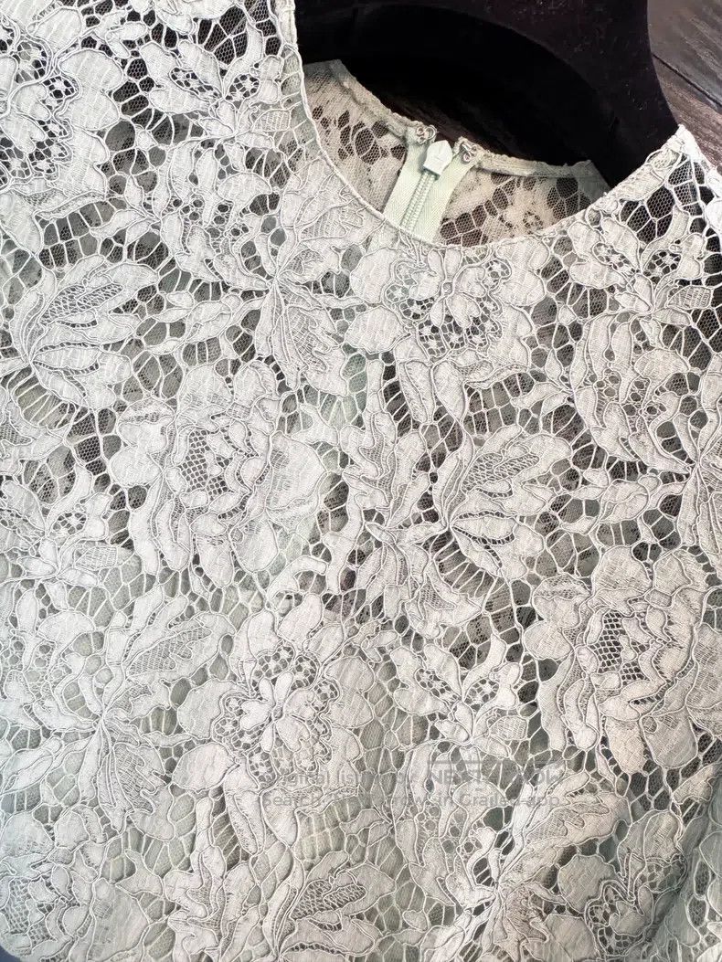 Valentino Valentino Heavy lace embroidered dress Size S / US 4 / IT 40 - 7 Thumbnail