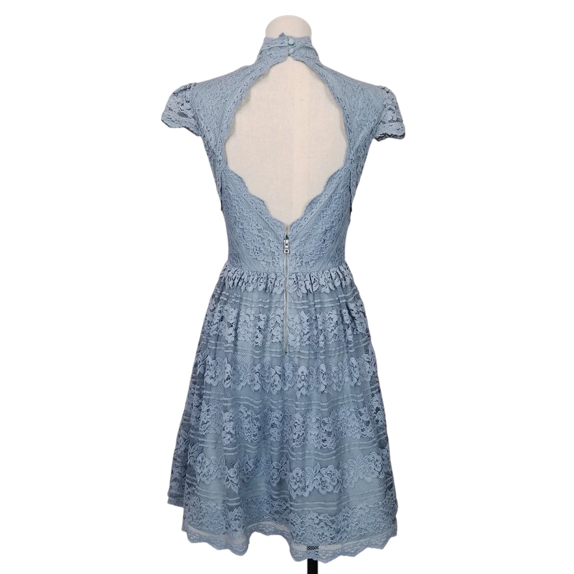 Alice + Olivia Maureen Lace Dress Size S / US 4 / IT 40 - 4 Thumbnail
