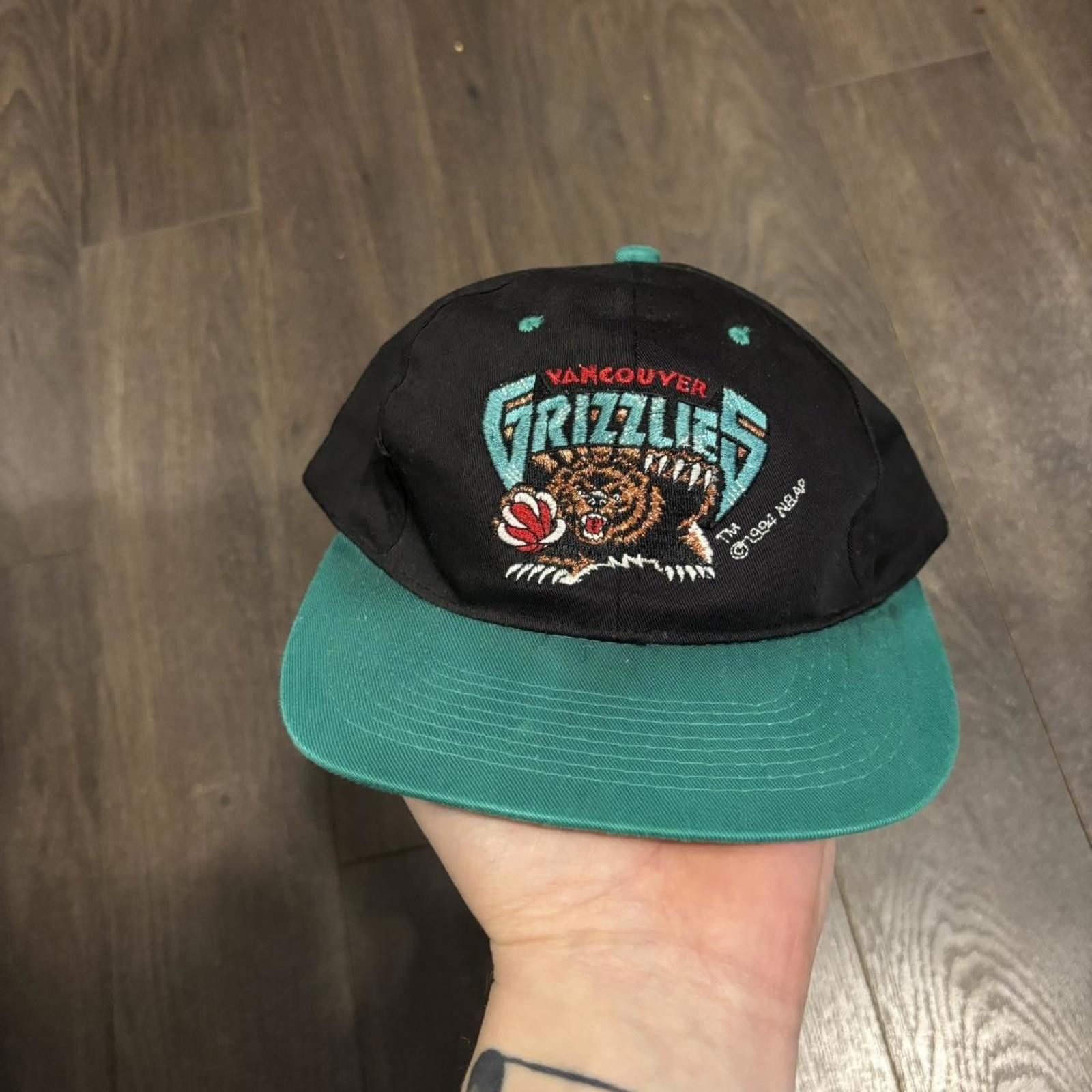 NBA Vintage Vancouver grizzlies kids snap back hat 1994 Size ONE SIZE - 1 Thumbnail