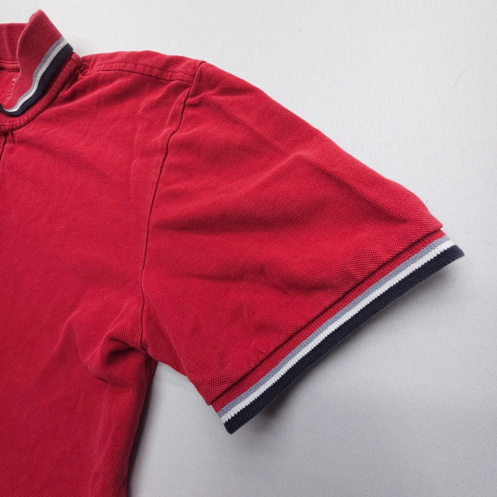 Gap VINTAGE Gap Polo Shirt Mens L Red Slim Muscle Fit 2000s Preppy Knit Polo Shirt Button Collar Casual Size US L / EU 52-54 / 3 - 4 Thumbnail