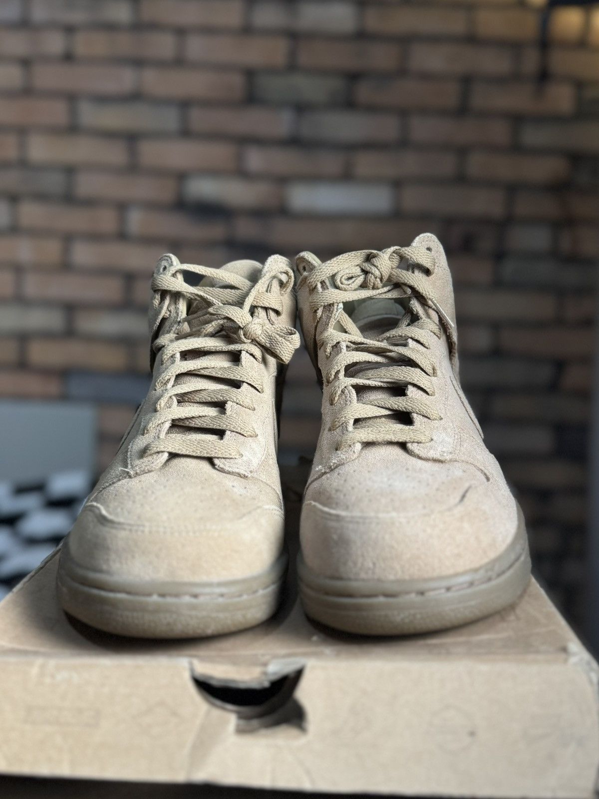 A.P.C. × Nike SS08 NEW DUNK HIGH SP HAY / HAY SUEDE Size US 10 / EU 43 - 2 Thumbnail