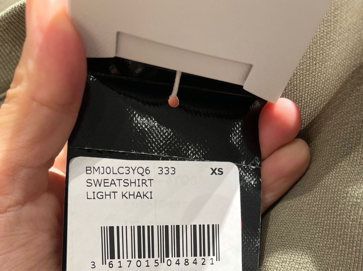 Givenchy oc11z0725 Sweatshirt in Light Khaki Size US XS / EU 42 / 0 - 6 Thumbnail
