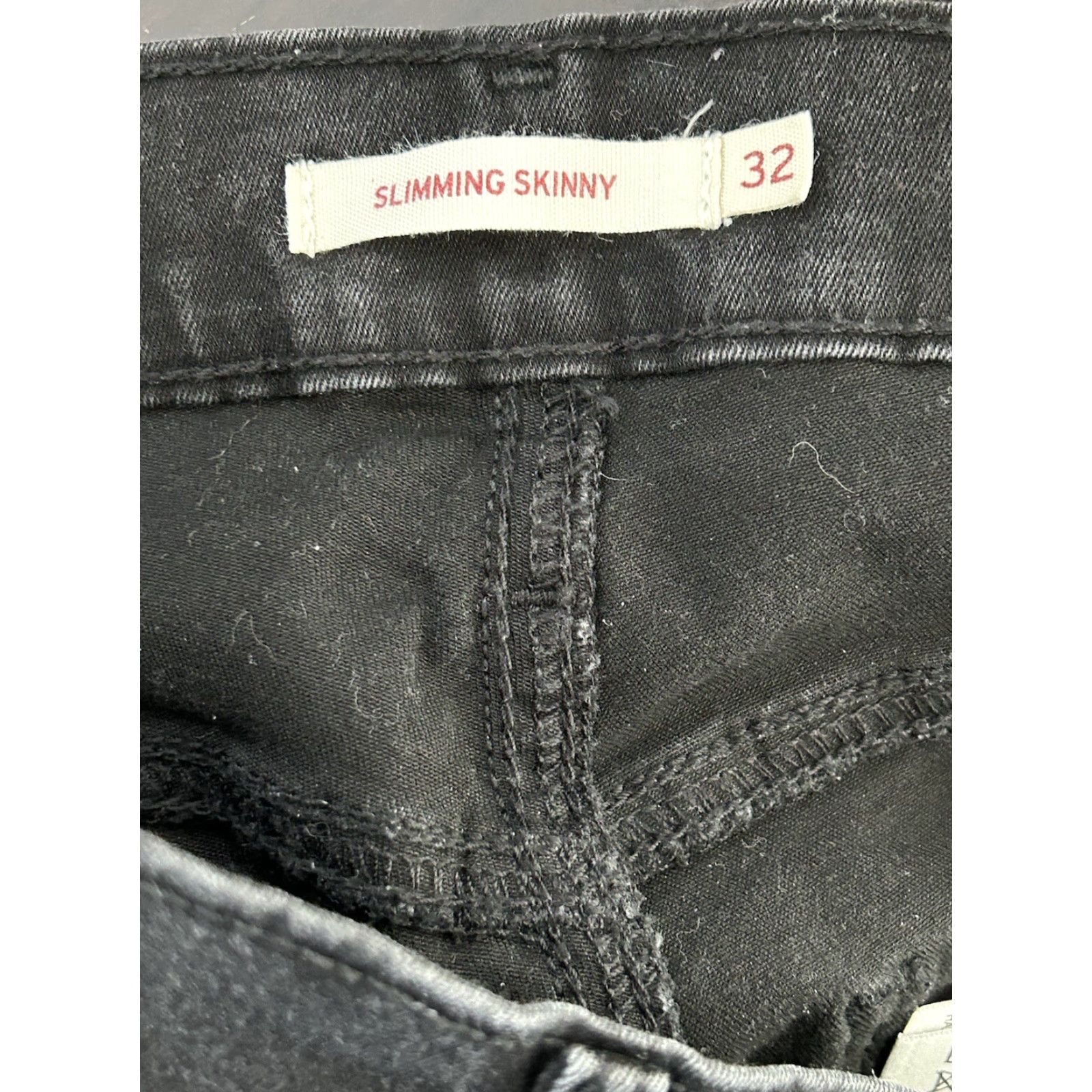 Levi's Women's Levis Slimming Skinny Jeans Black Size 32x30 Size 24" / US 00 / IT 34 - 2 Thumbnail