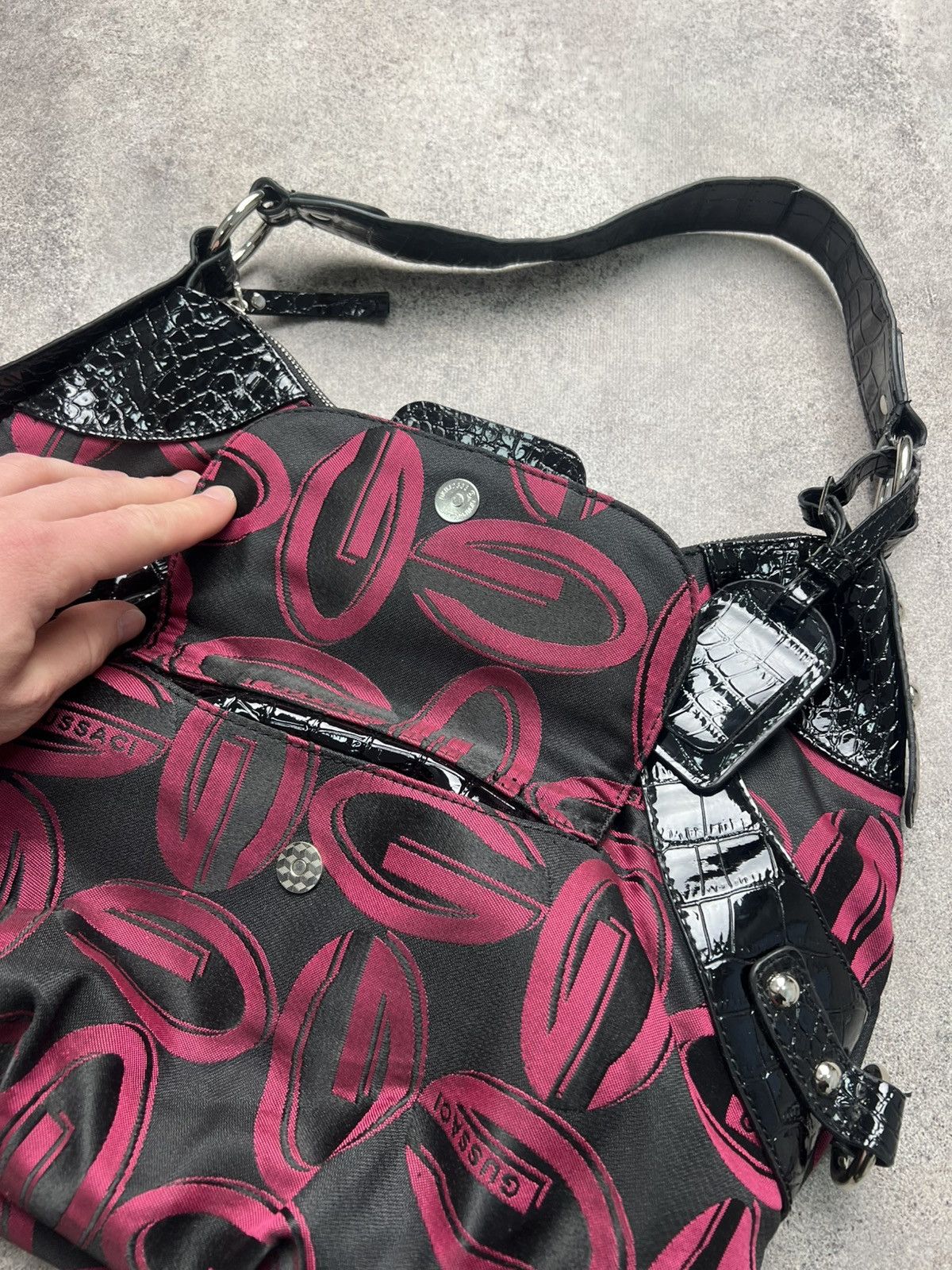 Guess × Vintage Gussaci vintage monogram bag Size ONE SIZE - 4 Thumbnail