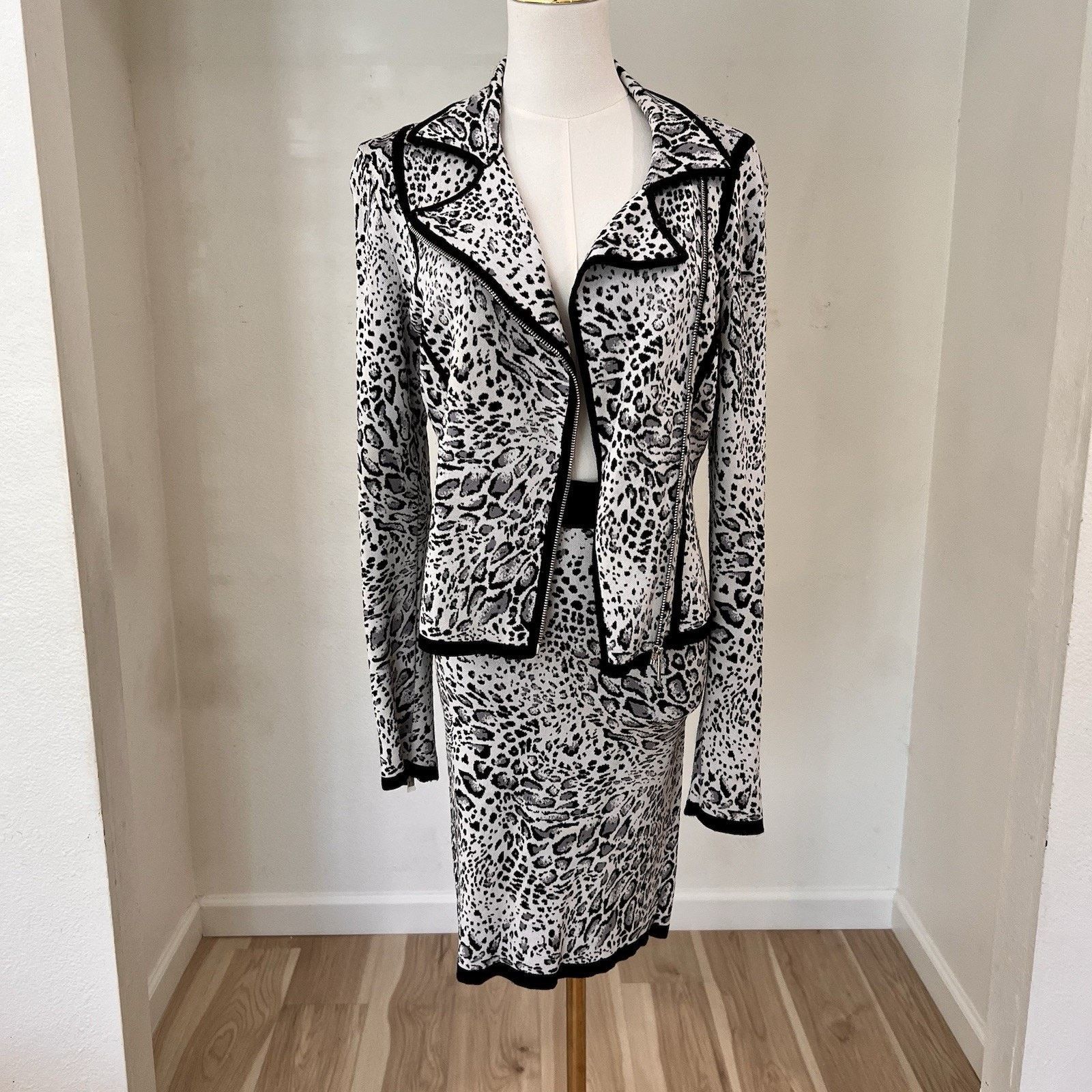 Other NWOT Y2K Caché Two Piece Skirt Set Leopard Print Moto Zip Size 22" - 10 Thumbnail