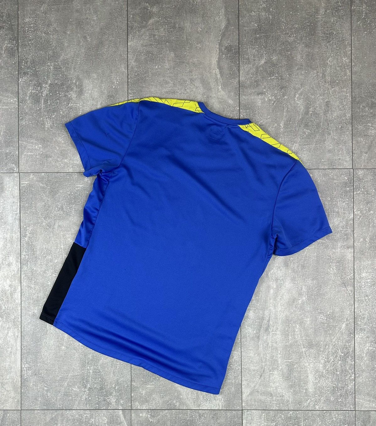 Umbro Umbro Everton FC 2015/16 Training Football Soccer Jersey Size US M / EU 48-50 / 2 - 14 Thumbnail