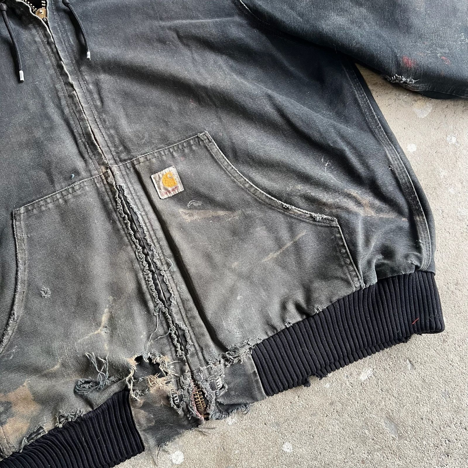 Carhartt × Vintage Carhartt J130 BLK black faded hooded work wear jacket Size US M / EU 48-50 / 2 - 4 Thumbnail