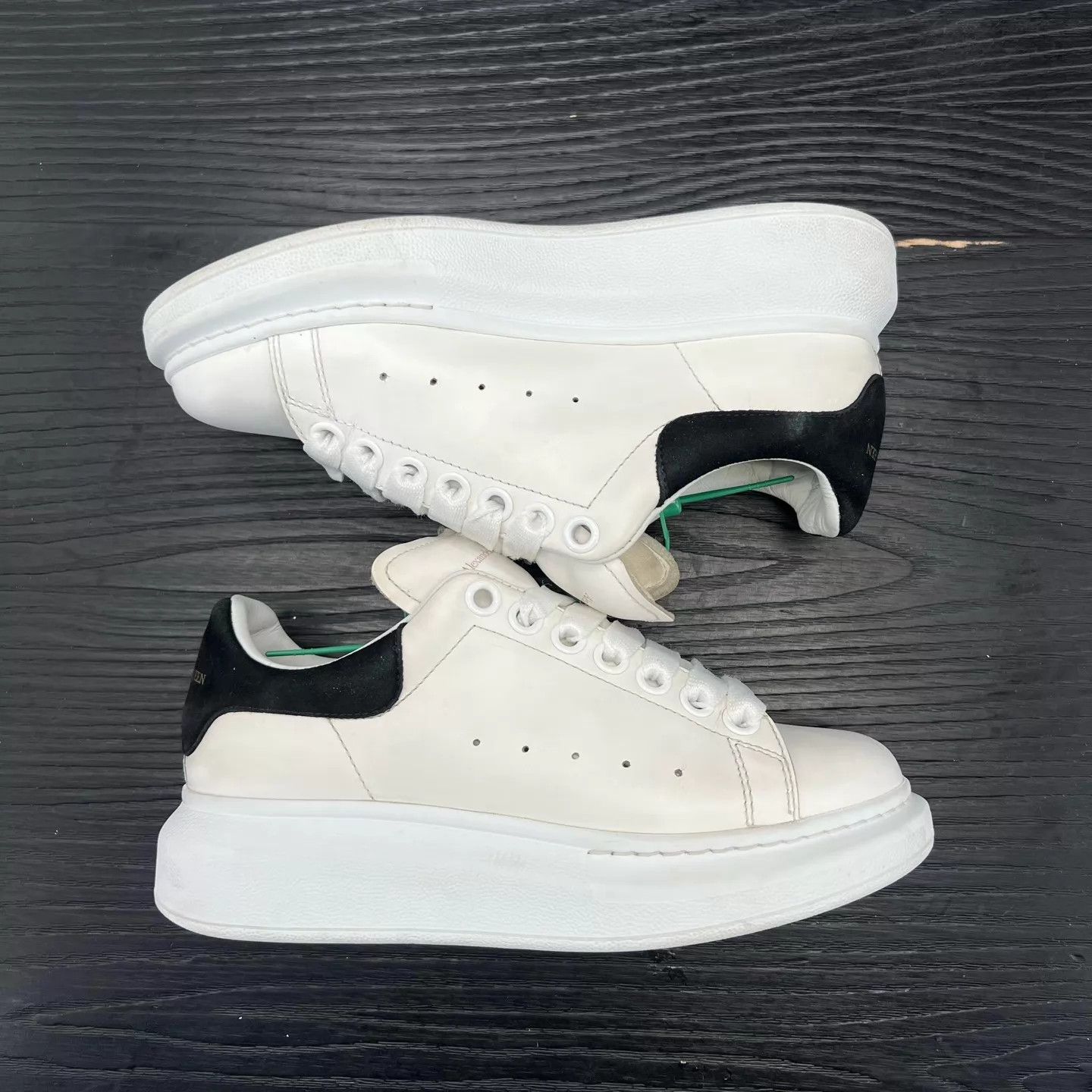 Alexander McQueen McQueen Black Tail Suede 35.5 Size US 5 / IT 35 - 3 Thumbnail