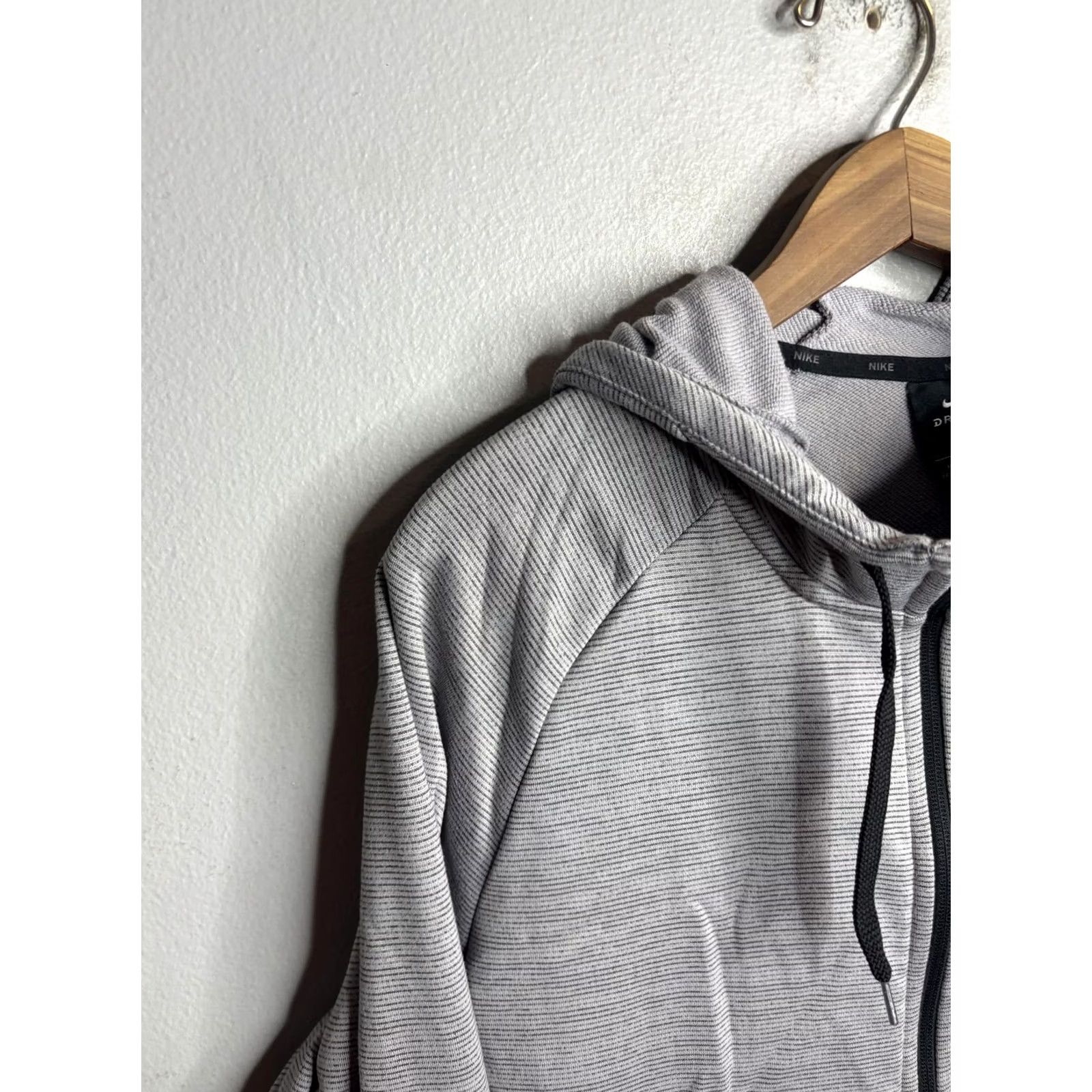 Nike Nike Dri-FIT Hoodie Mens Small Gray Full Zip Striped Sweatshirt Athletic Swoosh Size US S / EU 44-46 / 1 - 2 Thumbnail