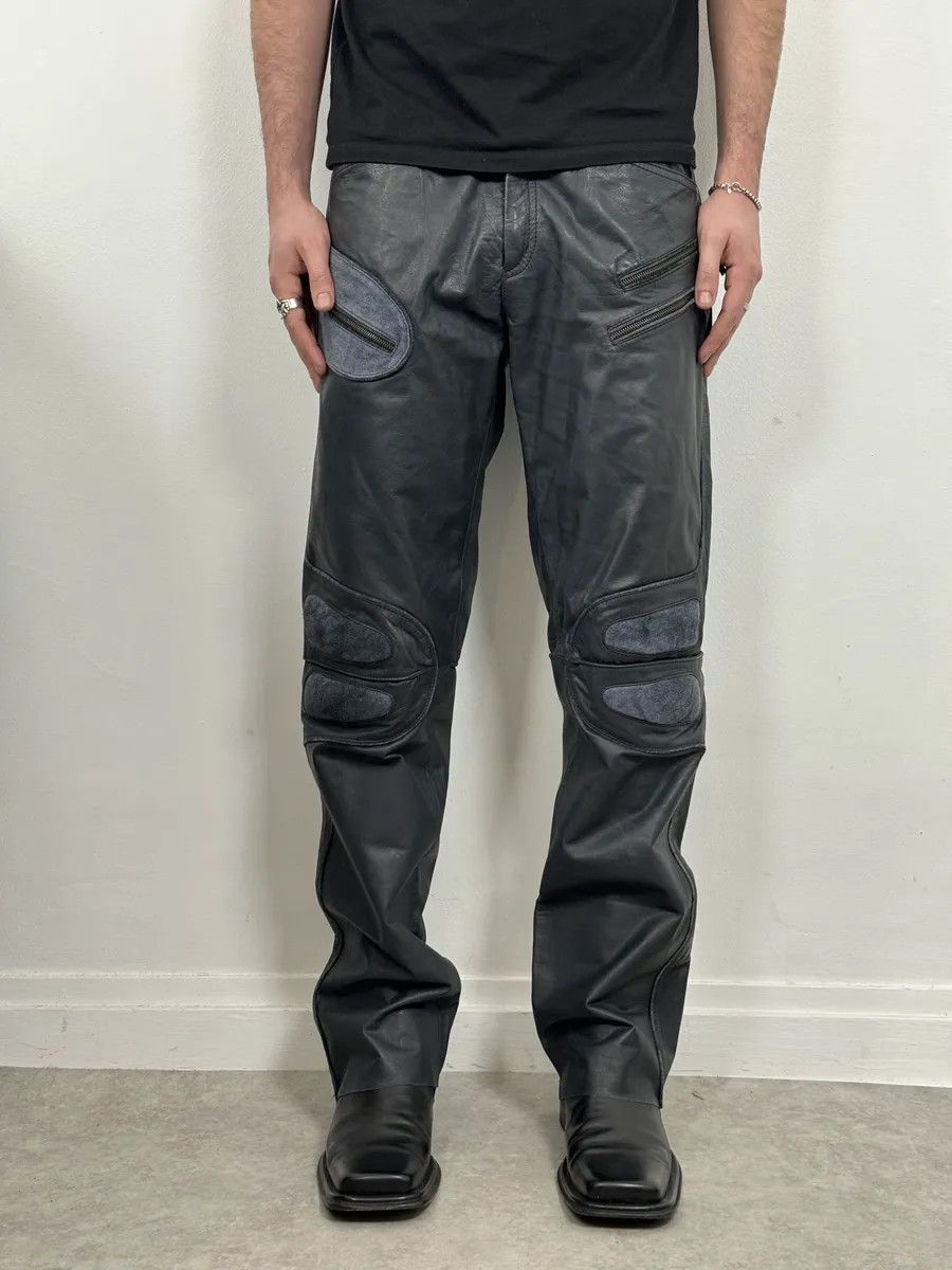 Roberto Cavalli AW2003 Roberto Cavalli Biker Navy Padded Leather Pants Size US 32 / EU 48 - 1 Thumbnail