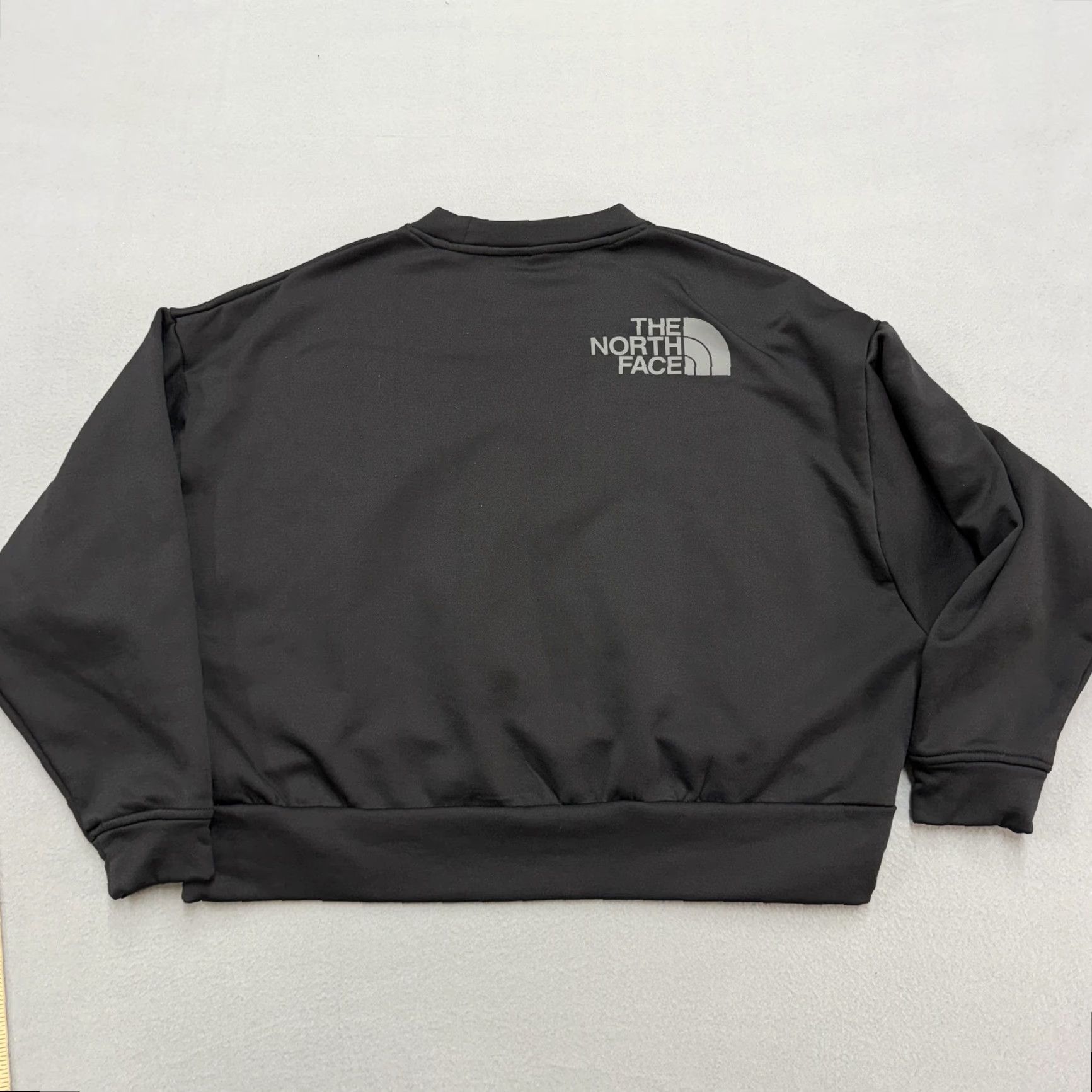 The North Face The North Face Sweatshirt Womens Large Black Crewneck Pullover Performance Crop Logo Graphic Print Lightweight Jersey Size L / US 10 / IT 46 - 3 Thumbnail