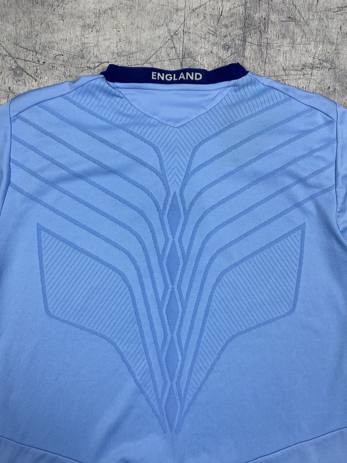 Umbro England 2008–10 Goalkeeper Umbro Jersey – Size XL Size US XL / EU 56 / 4 - 10 Thumbnail