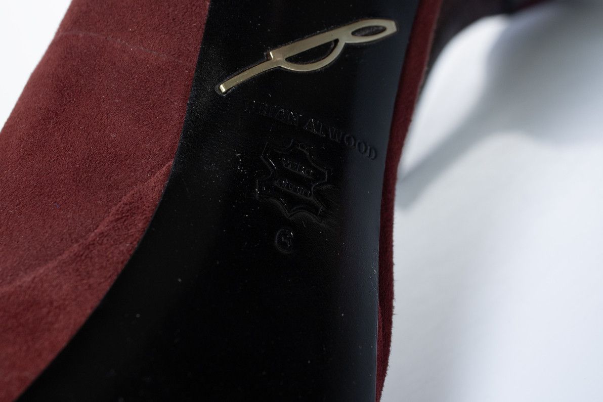 Brian Atwood Brian Atwood, suede pumps in Burgundy Size US 6 / IT 36 - 8 Thumbnail