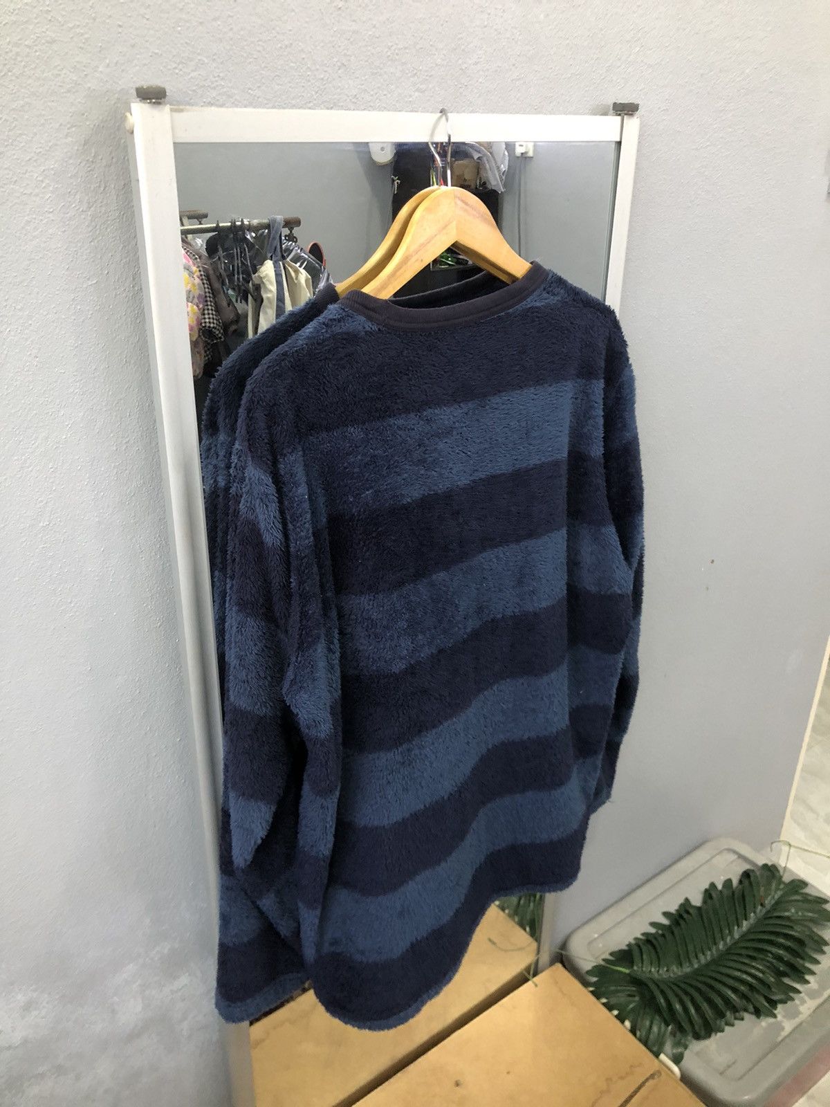 Uniqlo Disney x Uniqlo Fuzzy Stripe Mickey Sweater XL Size US XL / EU 56 / 4 - 8 Thumbnail