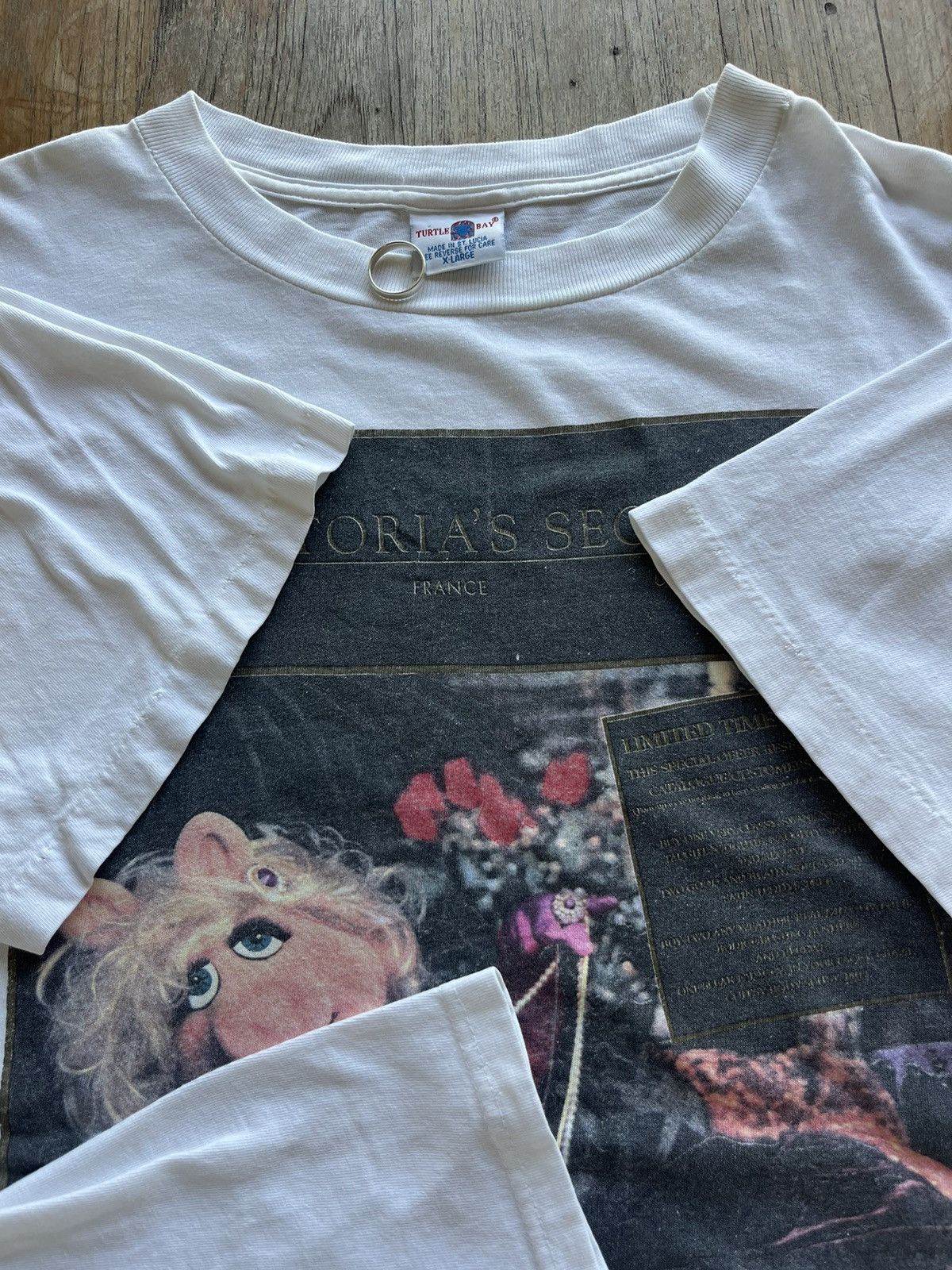 Vintage Vintage PIGTORIA’S SECRET 90’s parody by Jim Henson Tshirt Size US XL / EU 56 / 4 - 7 Thumbnail