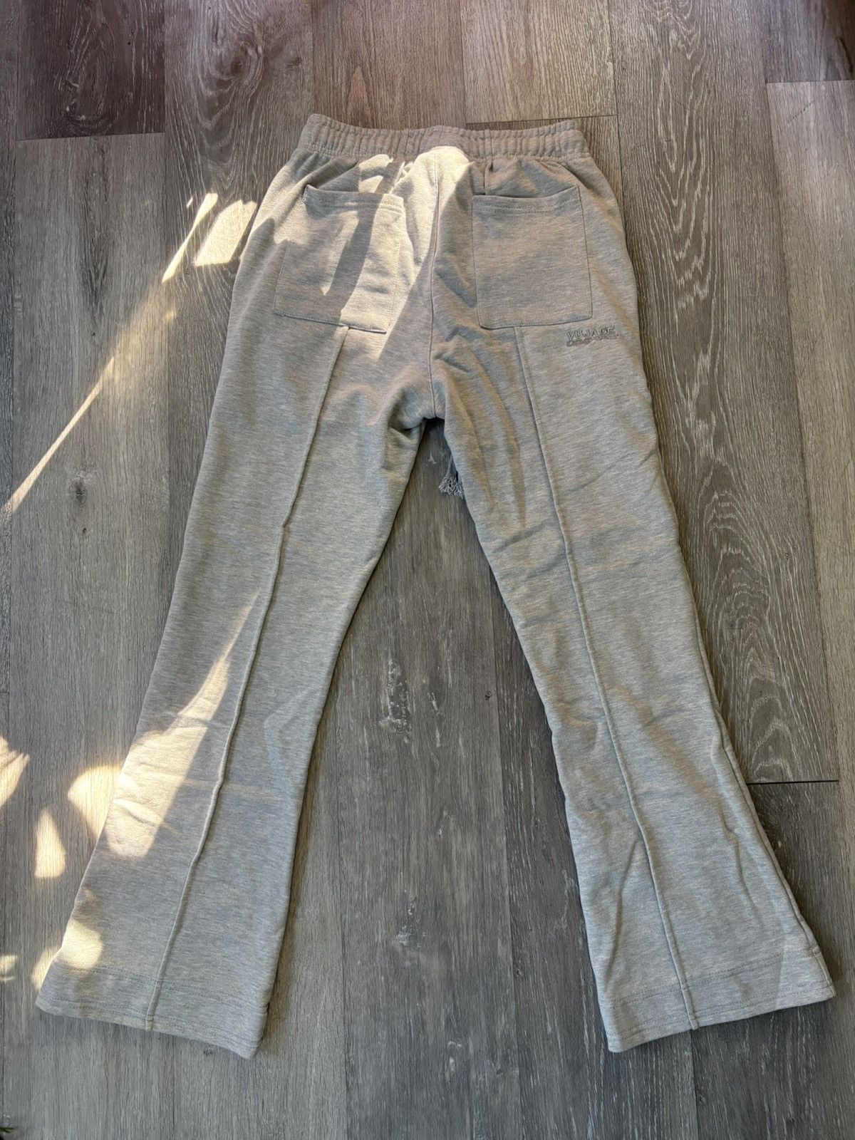 Japanese Brand Grey Flared Sweatpants Size US 31 - 2 Thumbnail