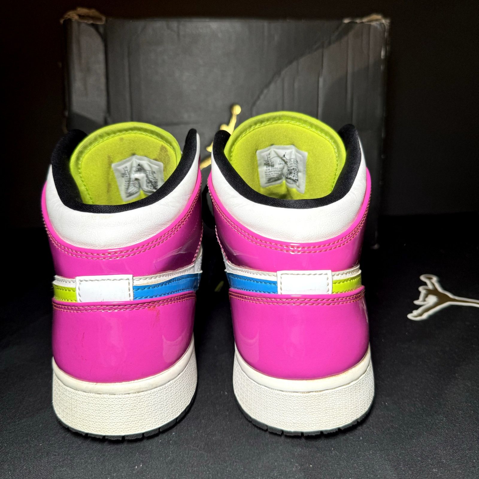 Jordan Brand × Nike Size 7 - Nike Air Jordan 1 Mid SE GS Cyber Active Fuchsia Size US 7 / EU 40 - 6 Thumbnail