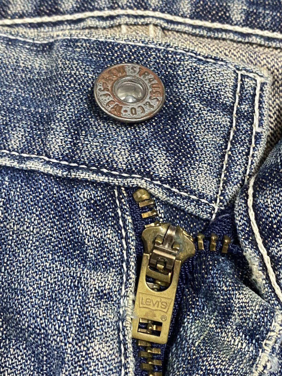 Levi's Vintage Levis 502 90s Distressed Loose Jeans Size US 31 - 9 Thumbnail