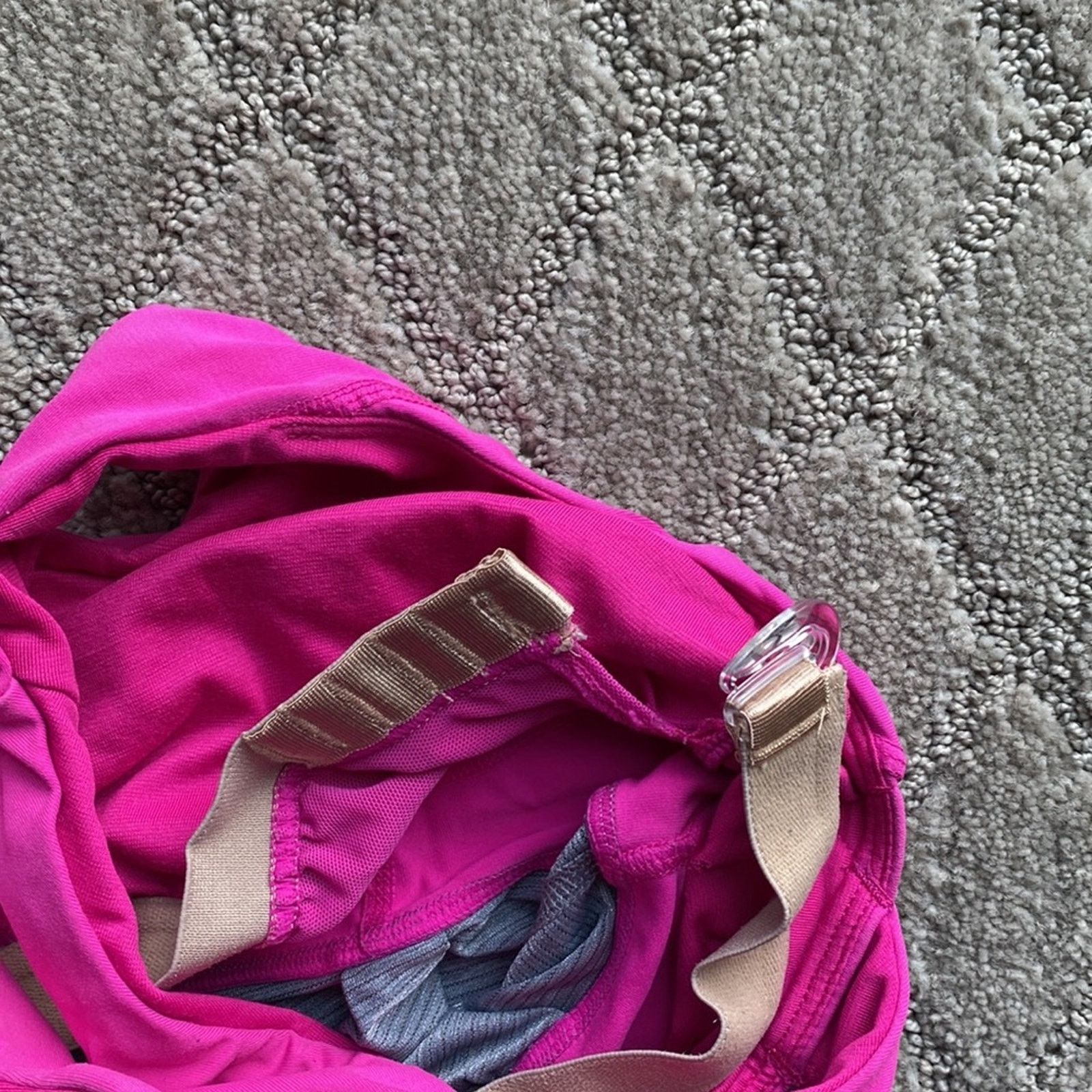 Lululemon Lululemon pink grey shelf bra draw string hem sz 8 athletic Size M / US 6-8 / IT 42-44 - 7 Thumbnail