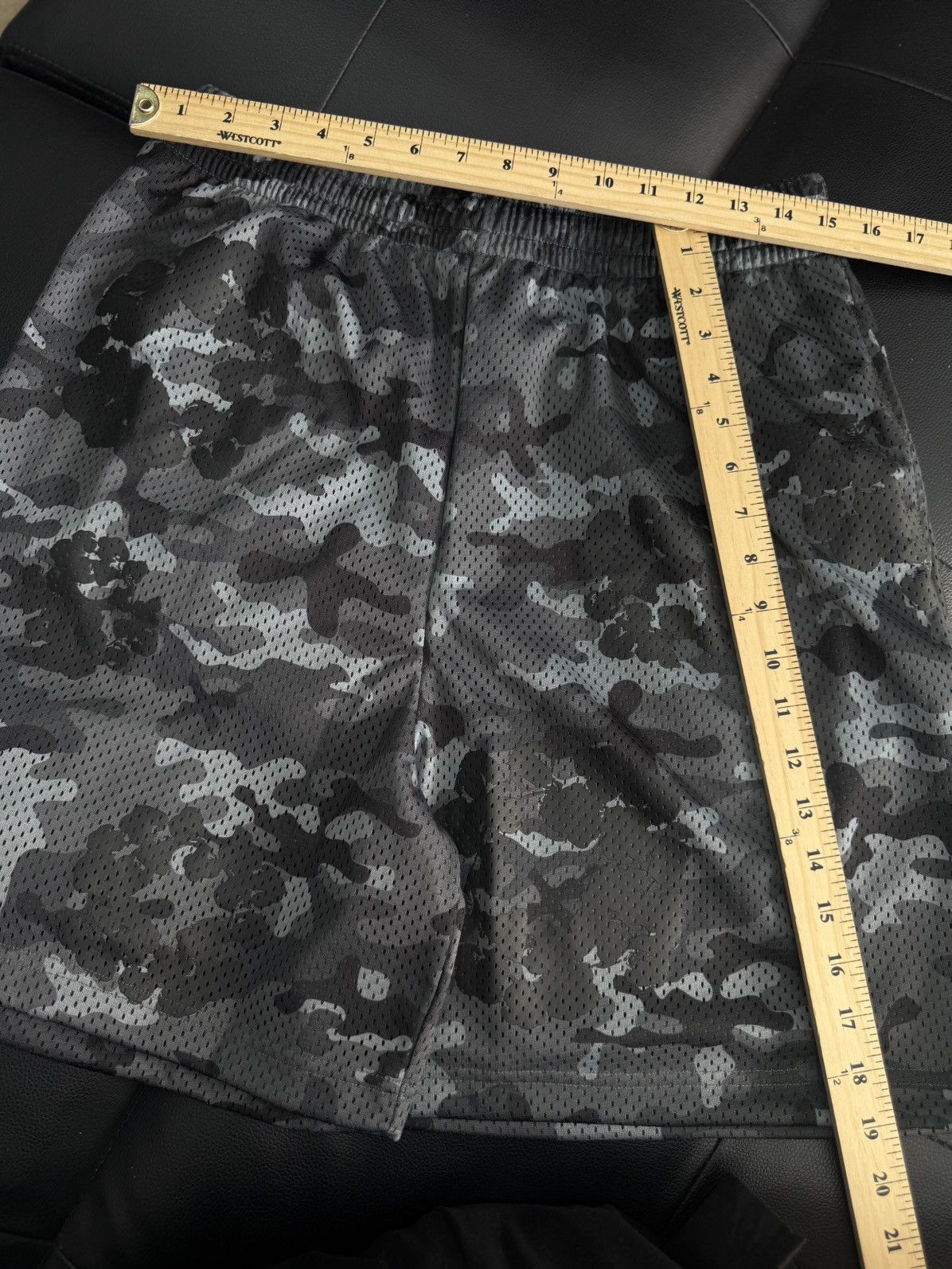 DENIM TEARS Denim Tears Mesh Summer Shorts Black Camo Size M (NEW) Size US 31 - 7 Thumbnail